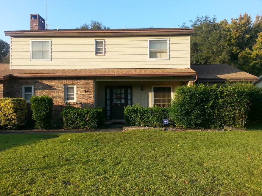 Looking for a ''Black Friday Special'' check out this HUGE price drop! Awesome desirable location on a cul-de-sac Excellent opportunity - choose your new flooring! large family home. fenced in back yard. beautiful in ground swimming pool with hand laid pavers. Electronic retractable awning for more enjoyment on hot Summer days. Wood burning fireplace. geo thermal Hot water tank. in ground sprinkler system on well. newer roof (wind mitigation available) all kitchen appliances convey. built in bar stays. humongous bonus room! $10,000 decorating allowance to personally customize to your taste.