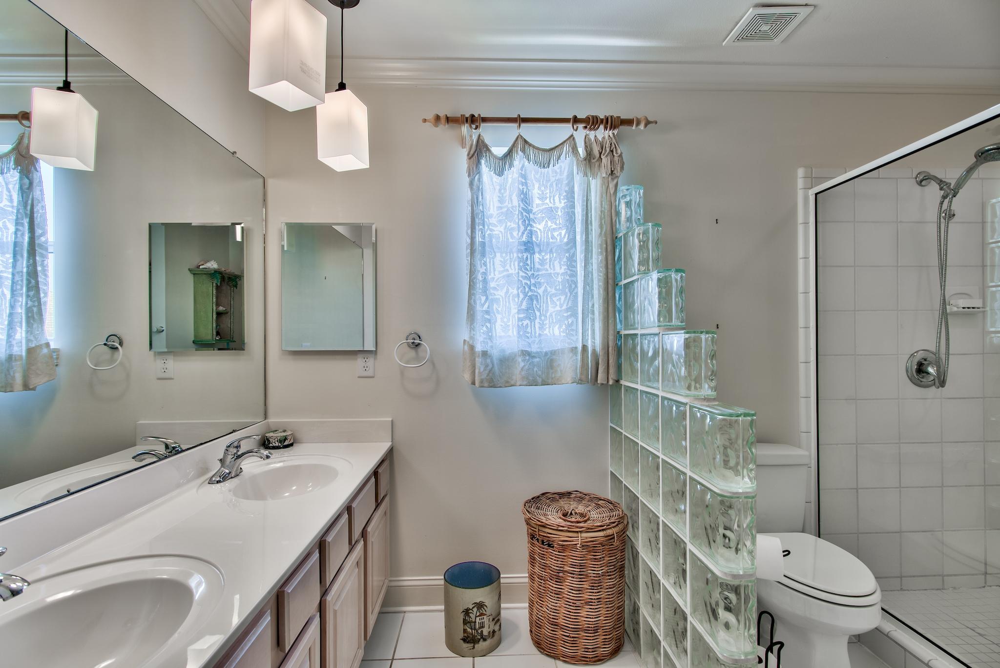 SEA WALK - Residential