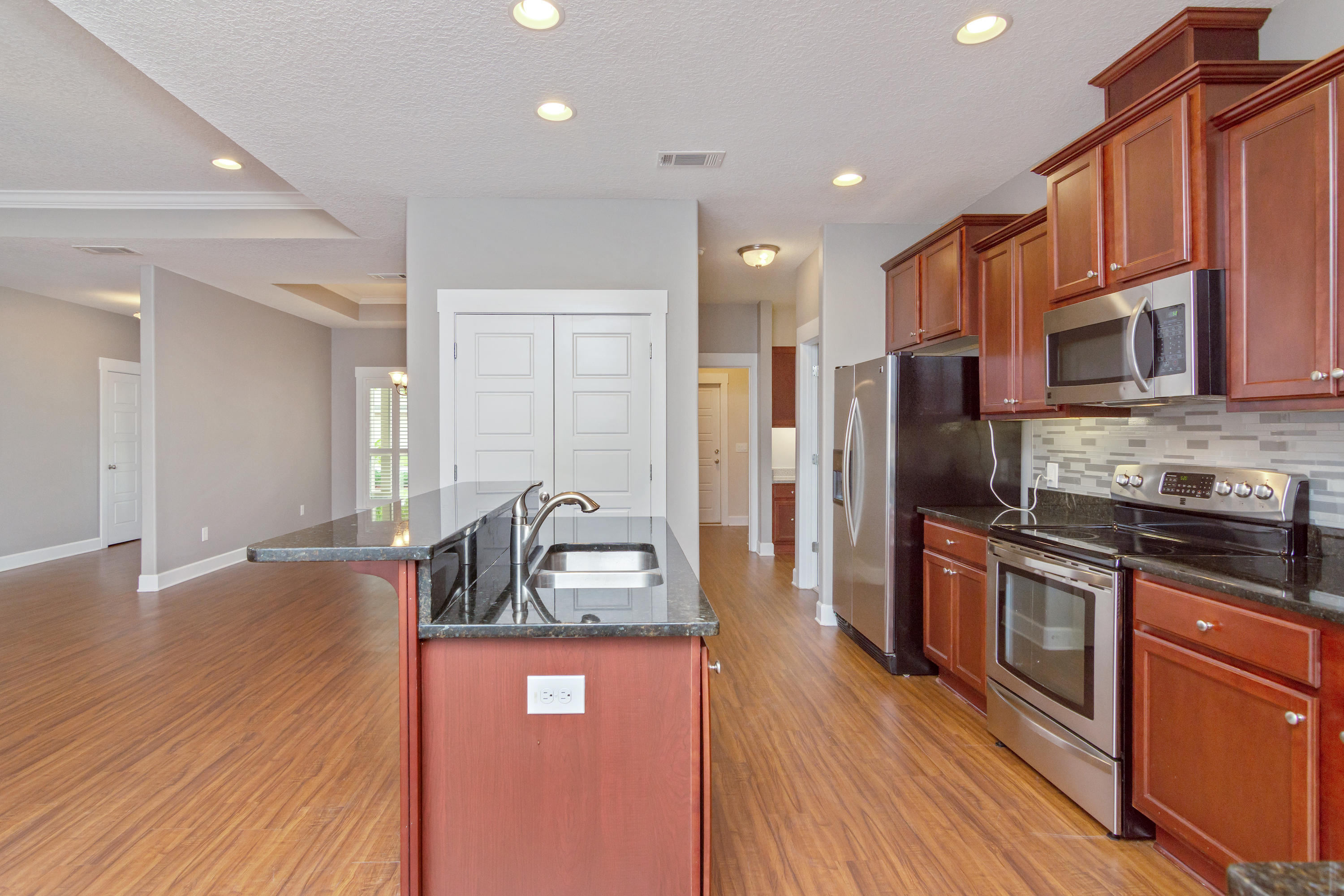 ZACHARY ESTATES - Residential