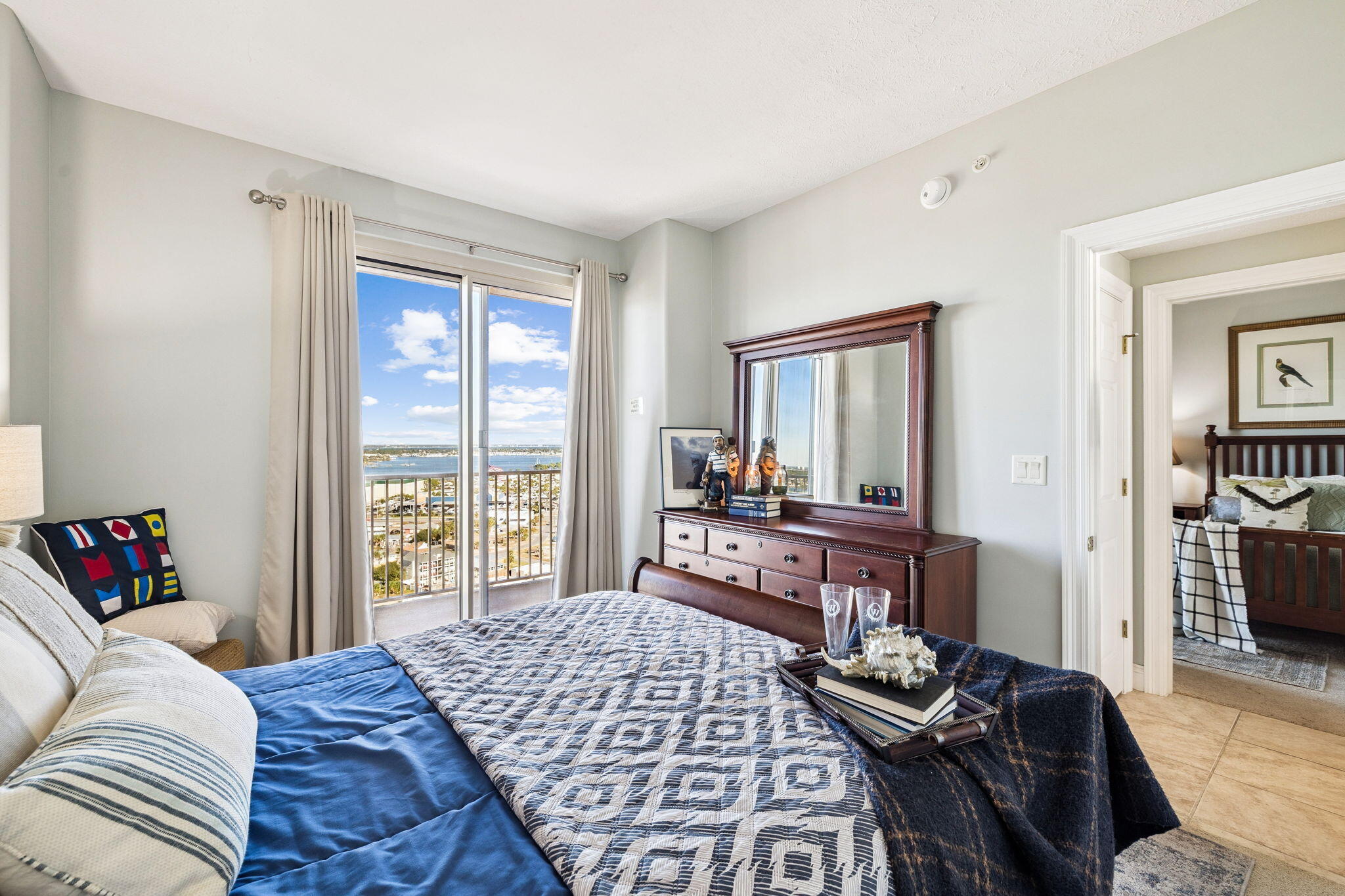 TREASURE ISLAND - Residential