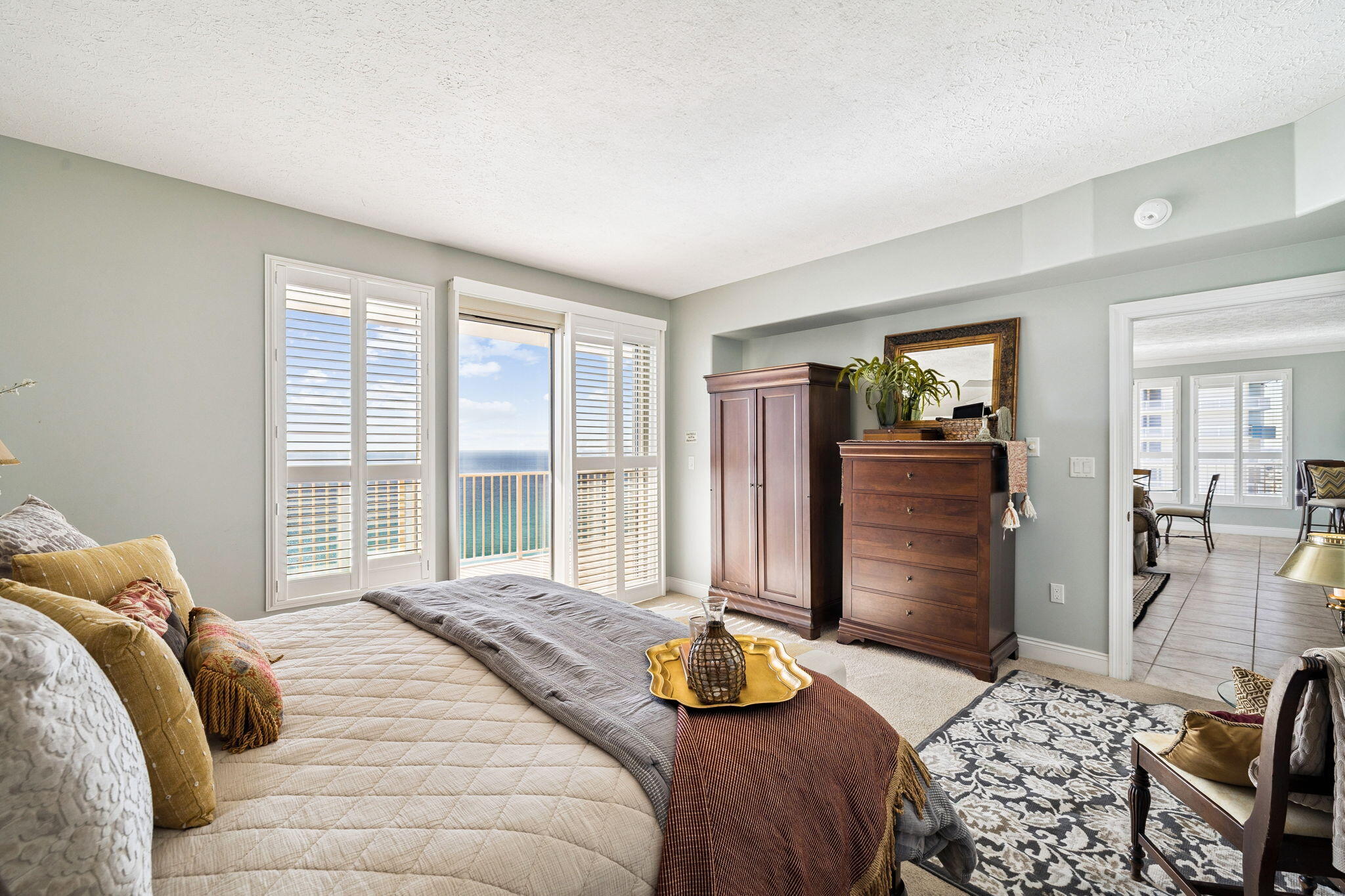 TREASURE ISLAND - Residential