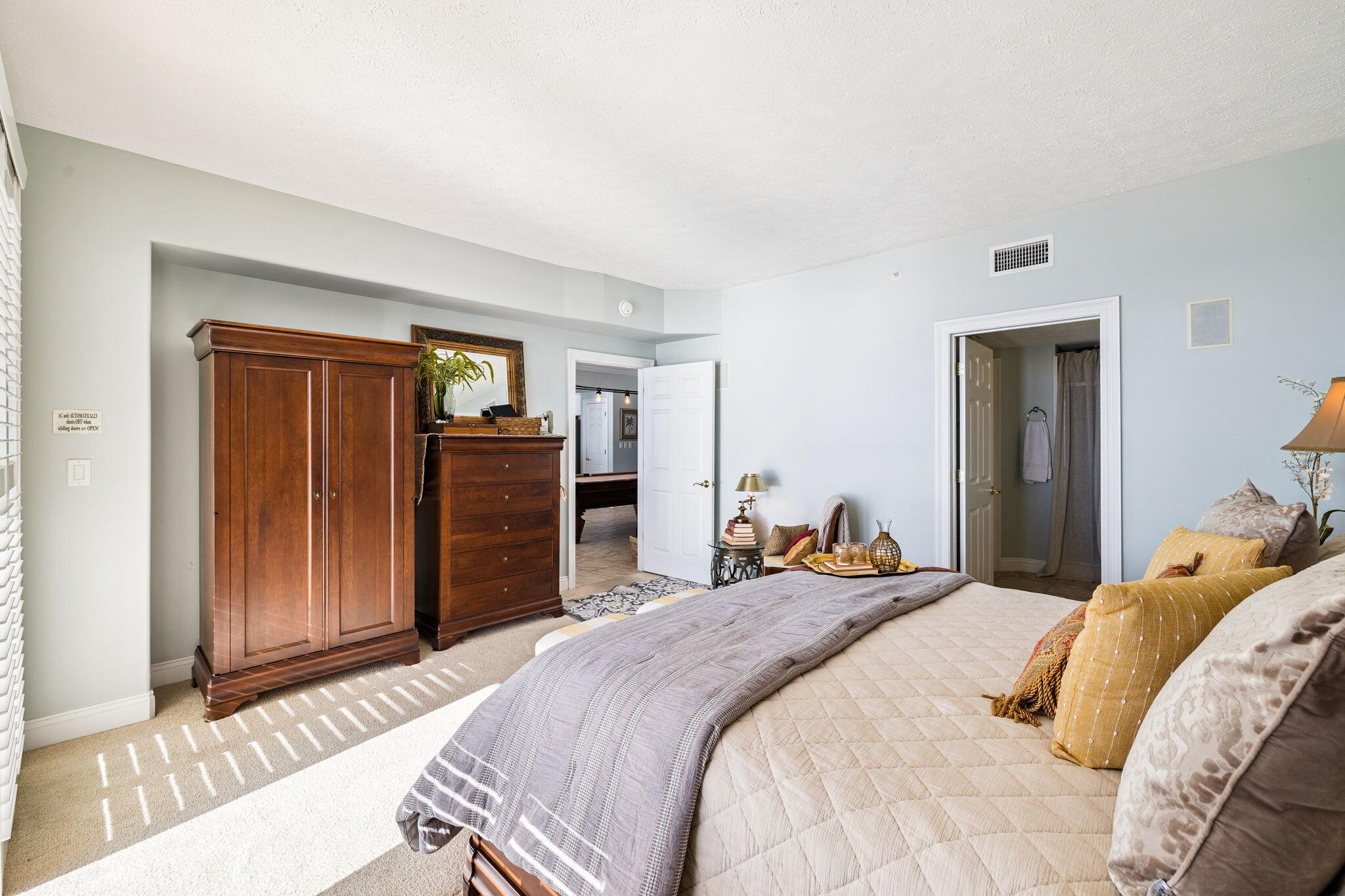 TREASURE ISLAND - Residential