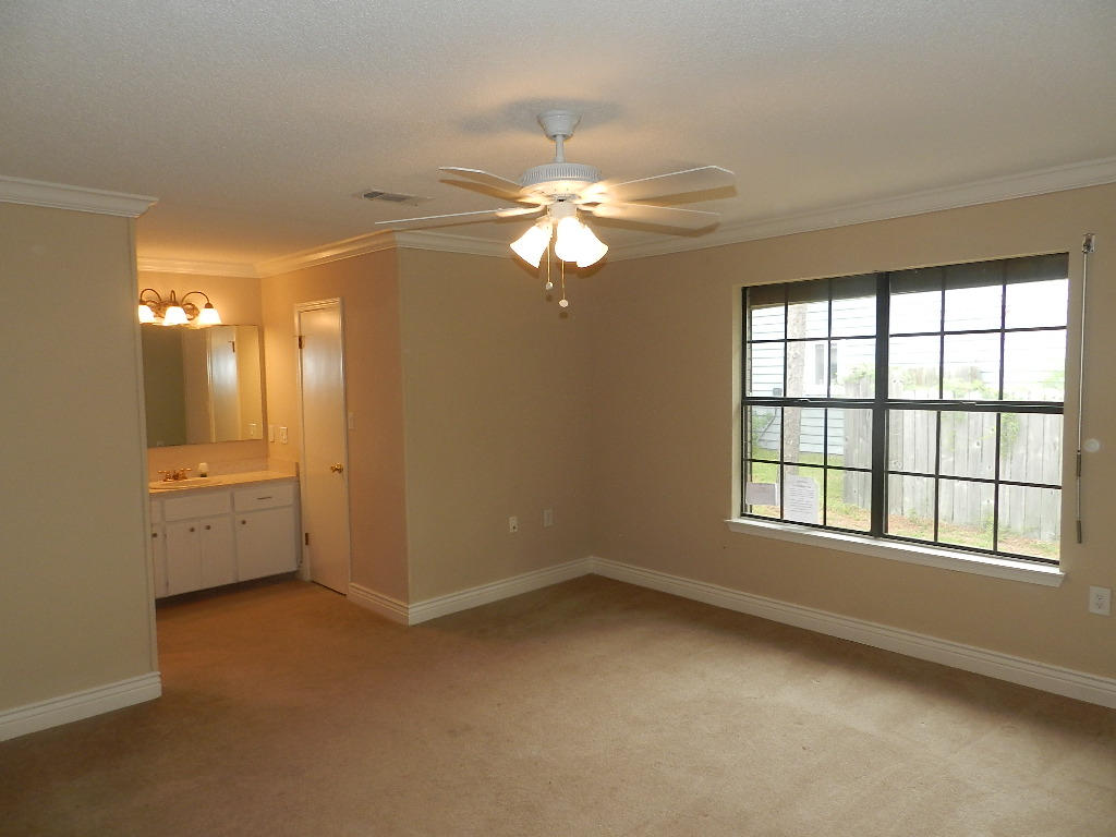 MARY ESTHER MANOR 1ST ADDN - Residential