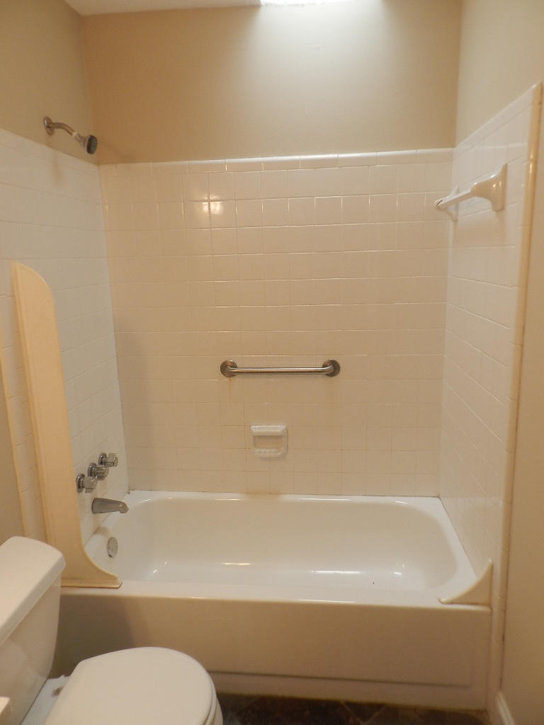 MARY ESTHER MANOR 1ST ADDN - Residential