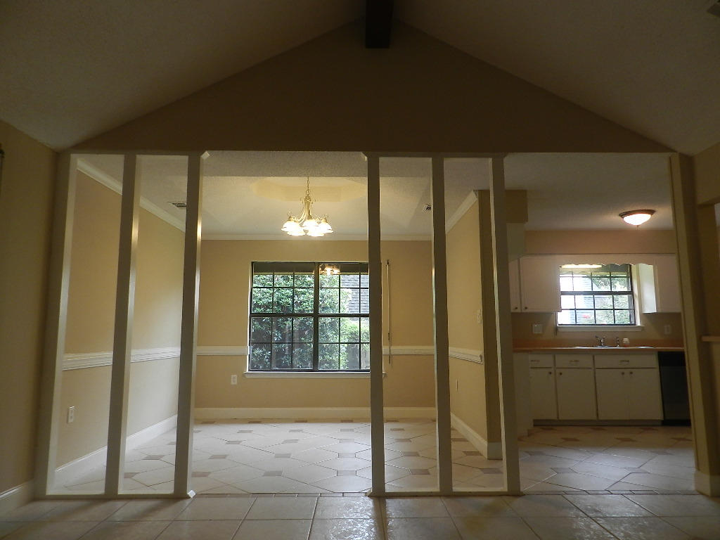 MARY ESTHER MANOR 1ST ADDN - Residential