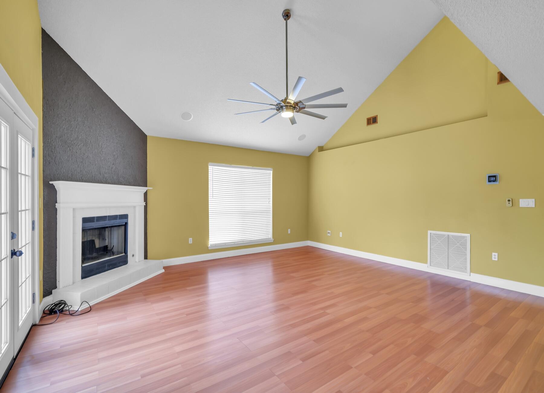 EMERALD VILLAGE PH I LOT 9 BLK D - Residential Lease