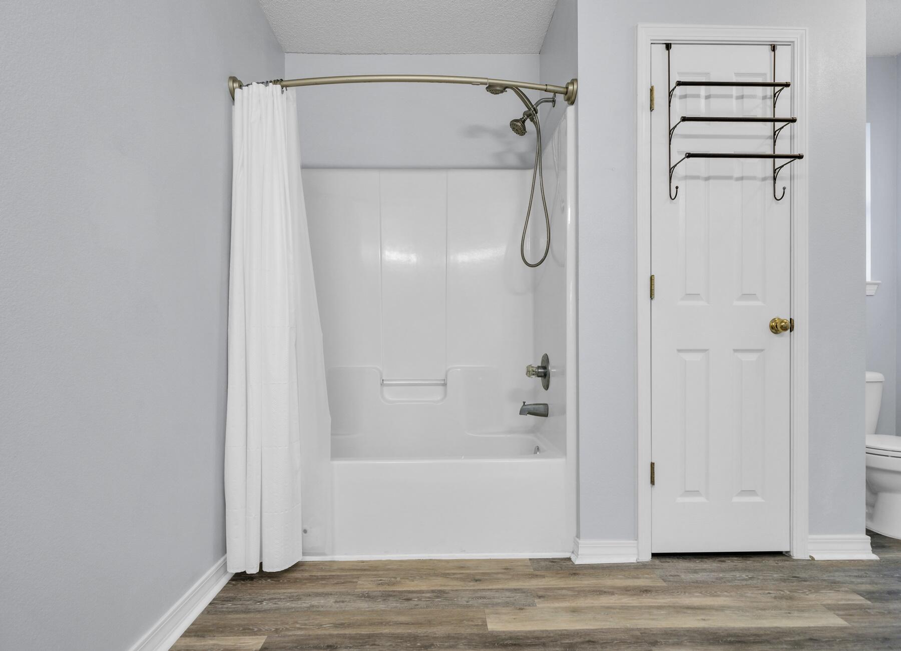 EMERALD VILLAGE PH I LOT 9 BLK D - Residential Lease