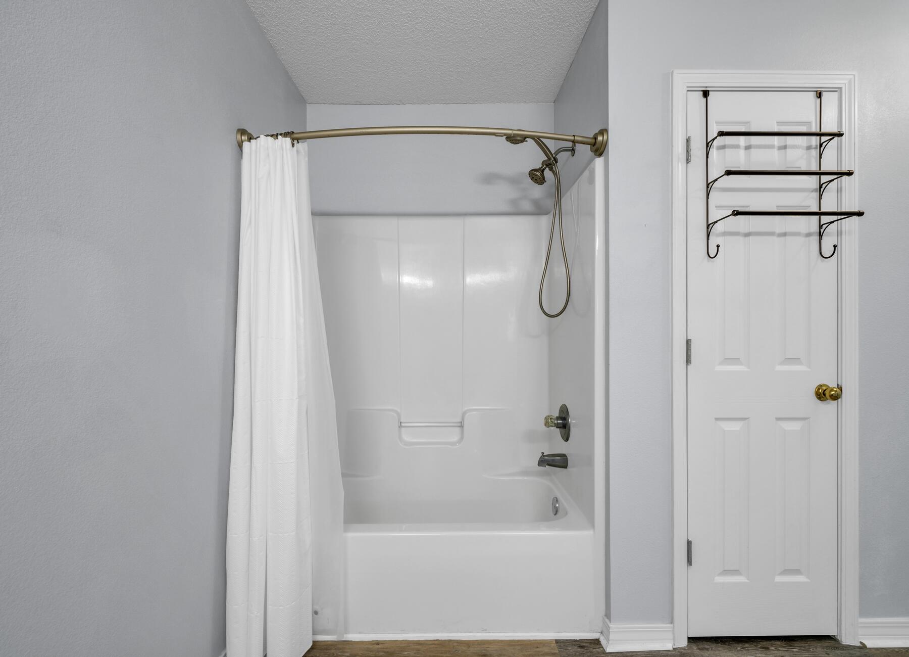 EMERALD VILLAGE PH I LOT 9 BLK D - Residential Lease