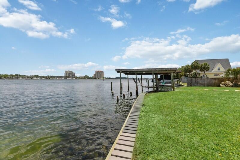 OKALOOSA ISLAND RESD (242203.00) - Residential