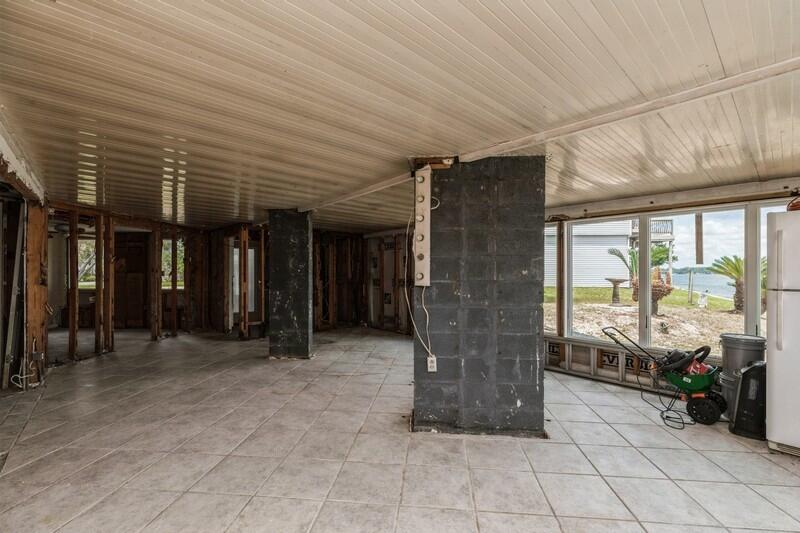 OKALOOSA ISLAND RESD (242203.00) - Residential