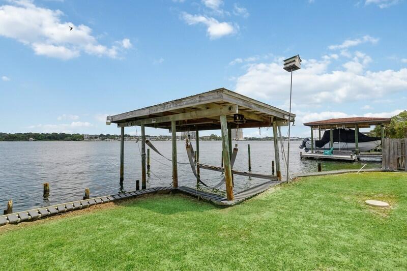 OKALOOSA ISLAND RESD (242203.00) - Residential