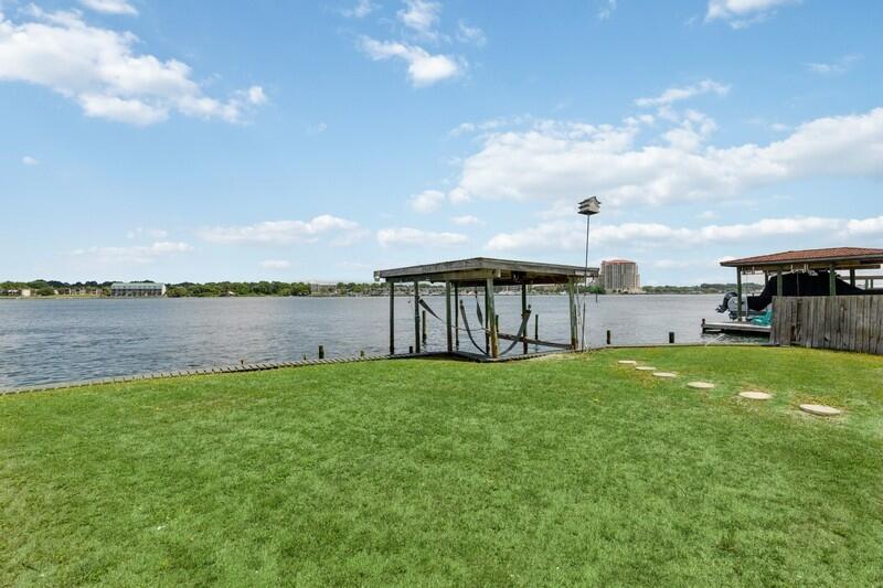 OKALOOSA ISLAND RESD (242203.00) - Residential