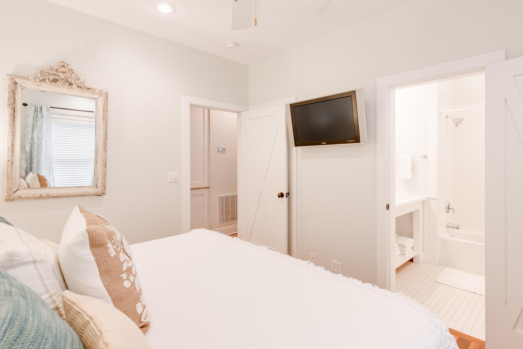 MAGNOLIA COTTAGES - Residential