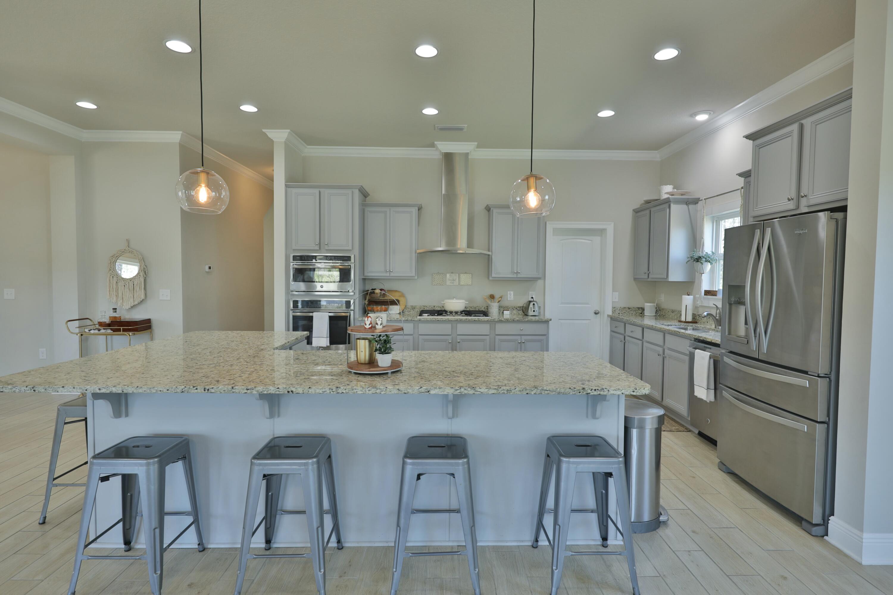 Mussett Bayou Manor - Residential