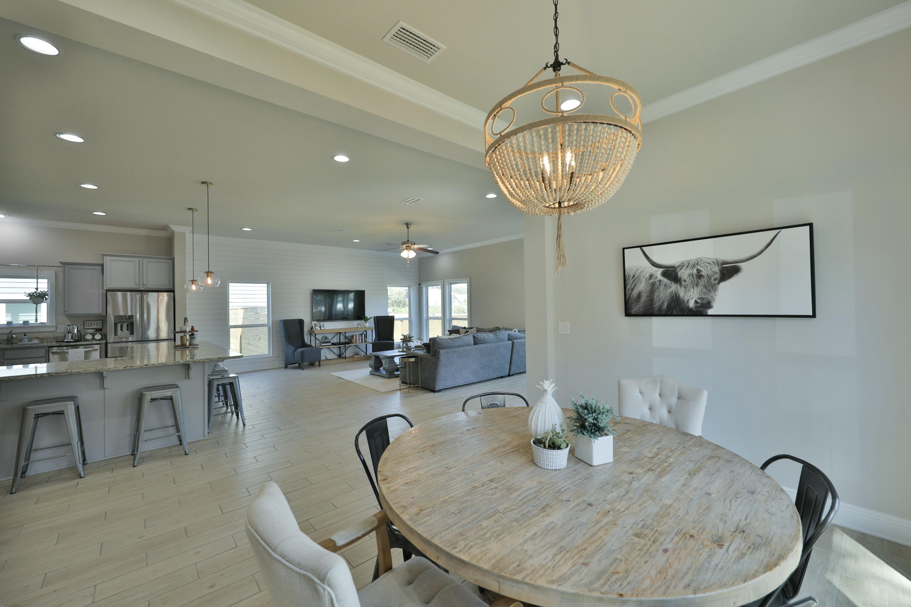 Mussett Bayou Manor - Residential