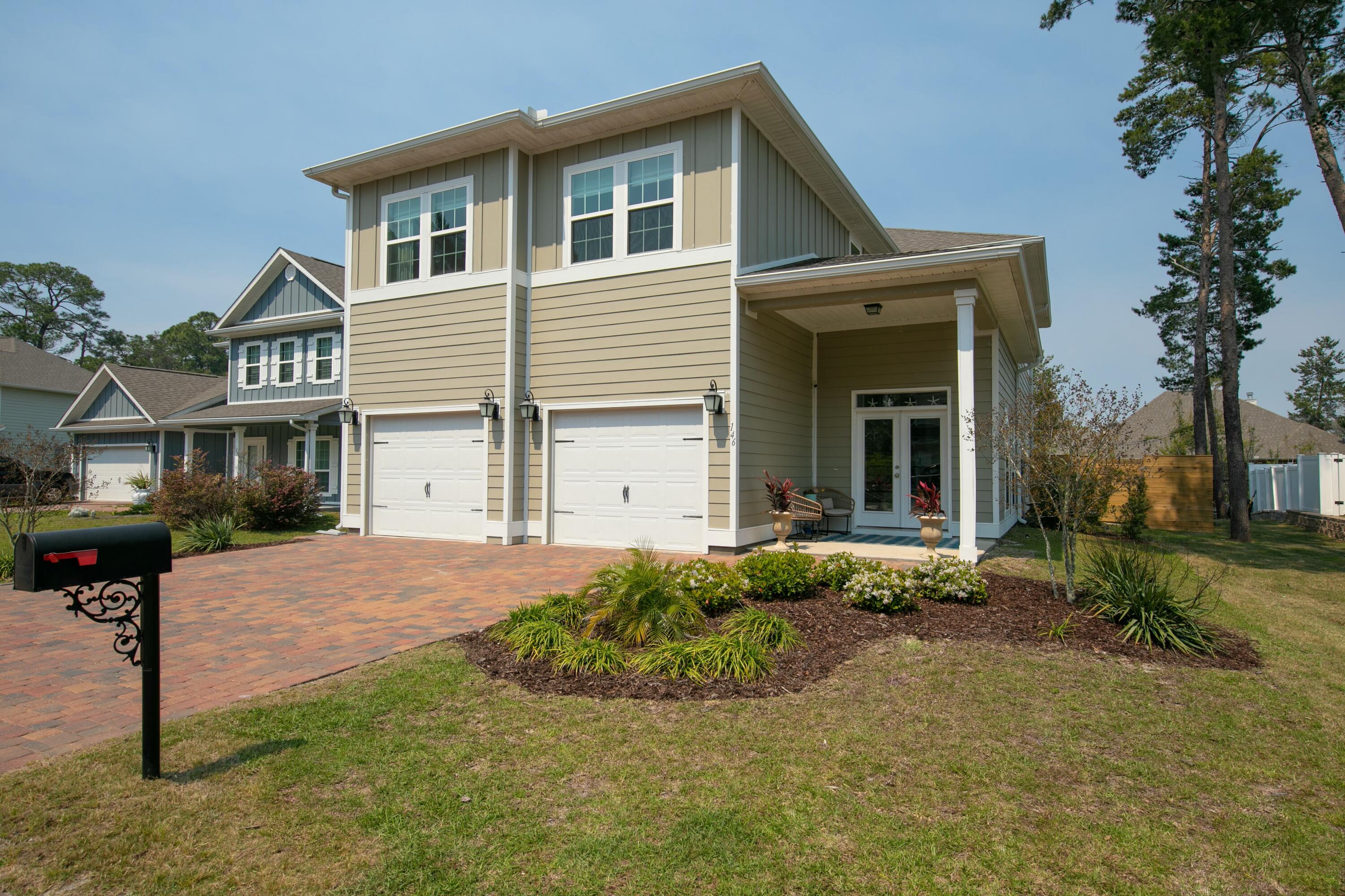 Mussett Bayou Manor - Residential