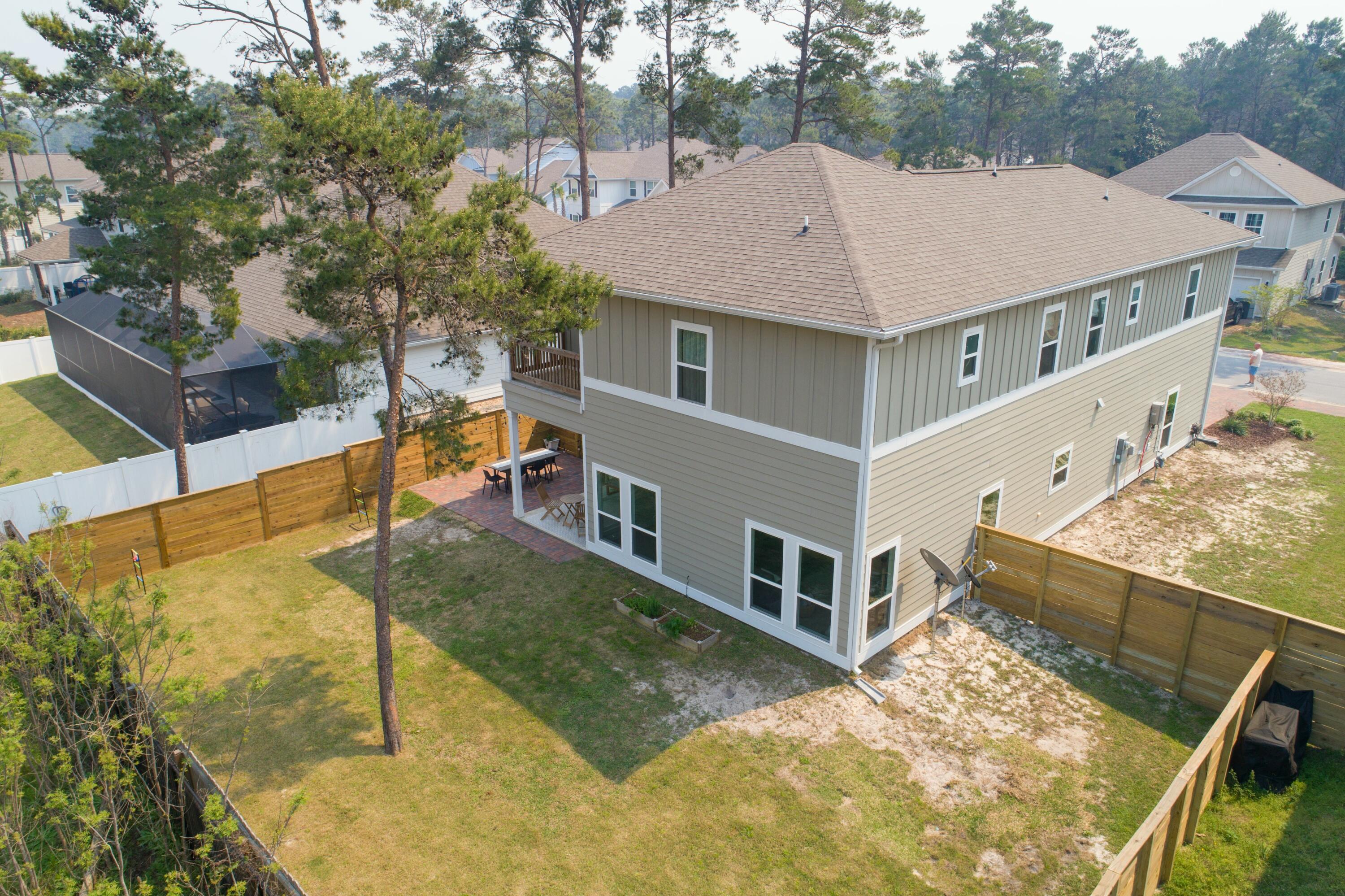 Mussett Bayou Manor - Residential