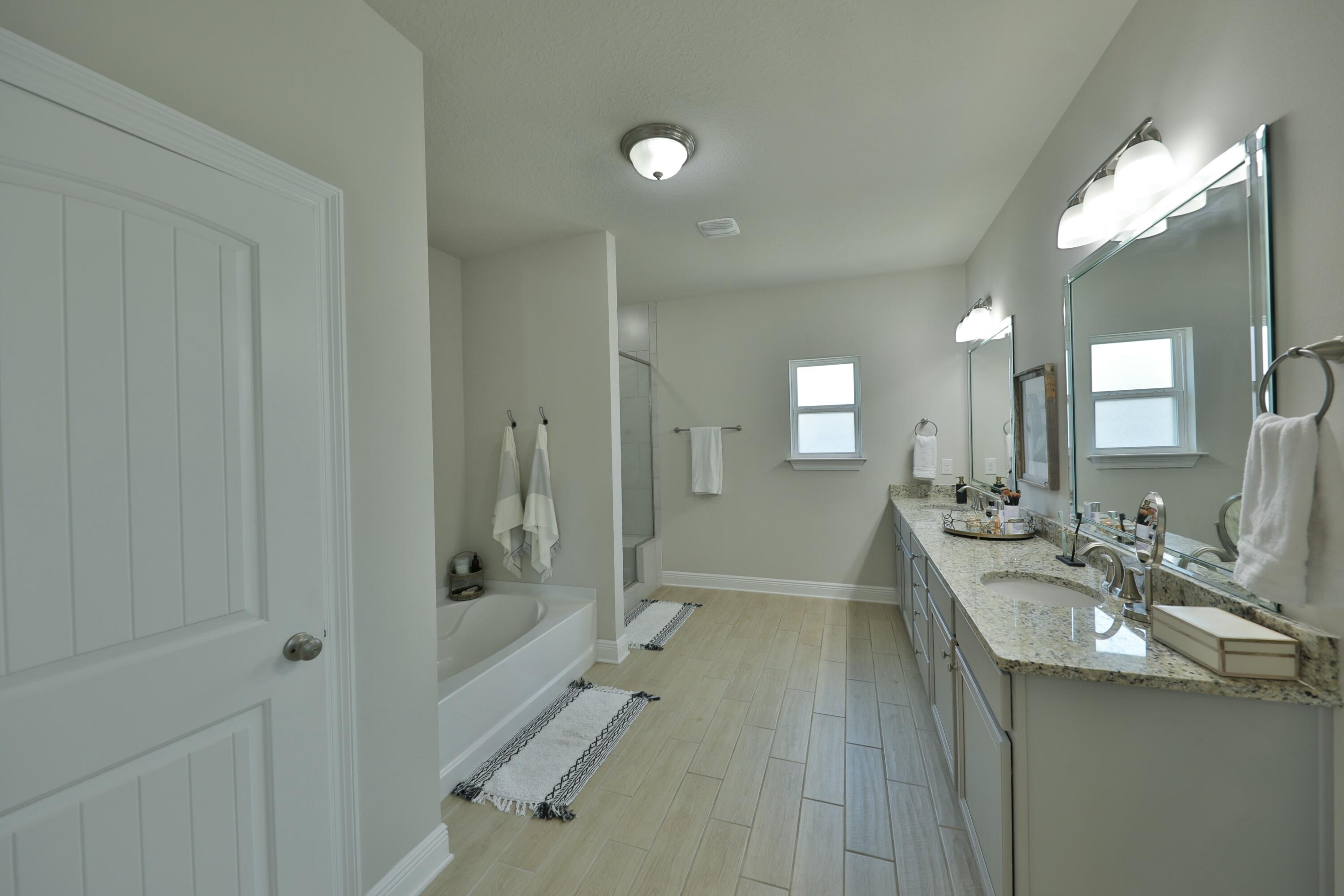 Mussett Bayou Manor - Residential