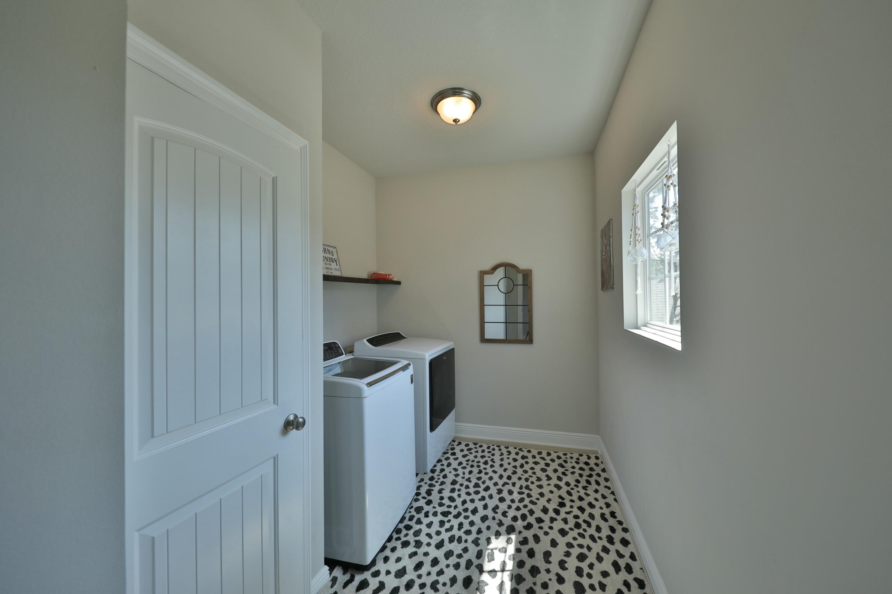 Mussett Bayou Manor - Residential