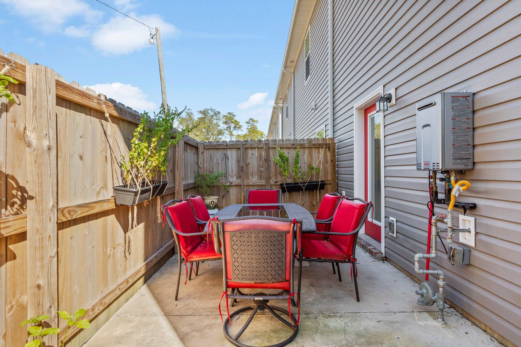 Praiseworthy Drive - Residential