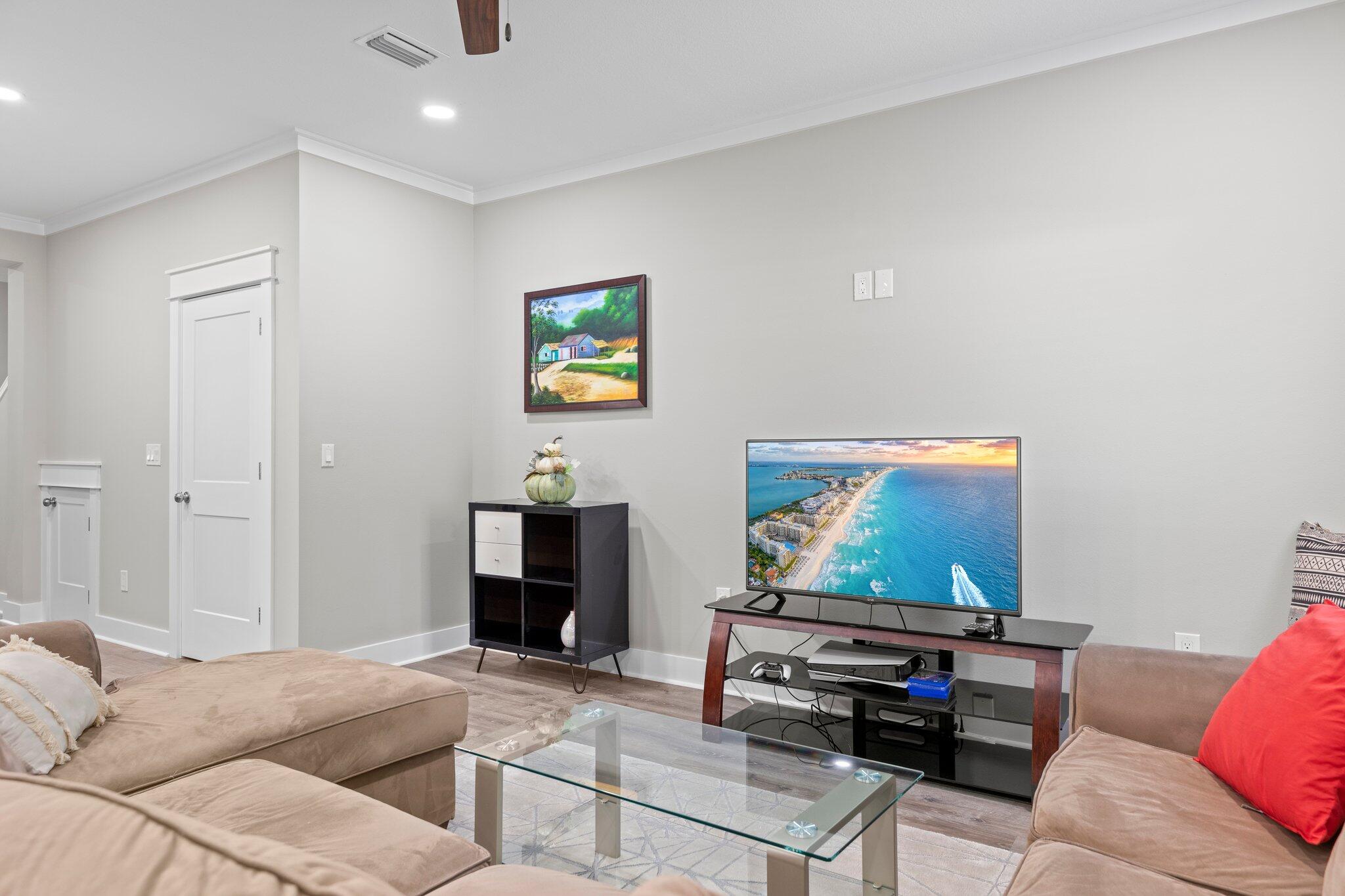 Praiseworthy Drive - Residential