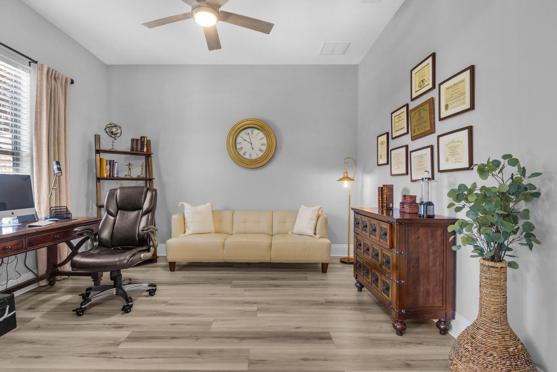 CAMELLIAS - Residential