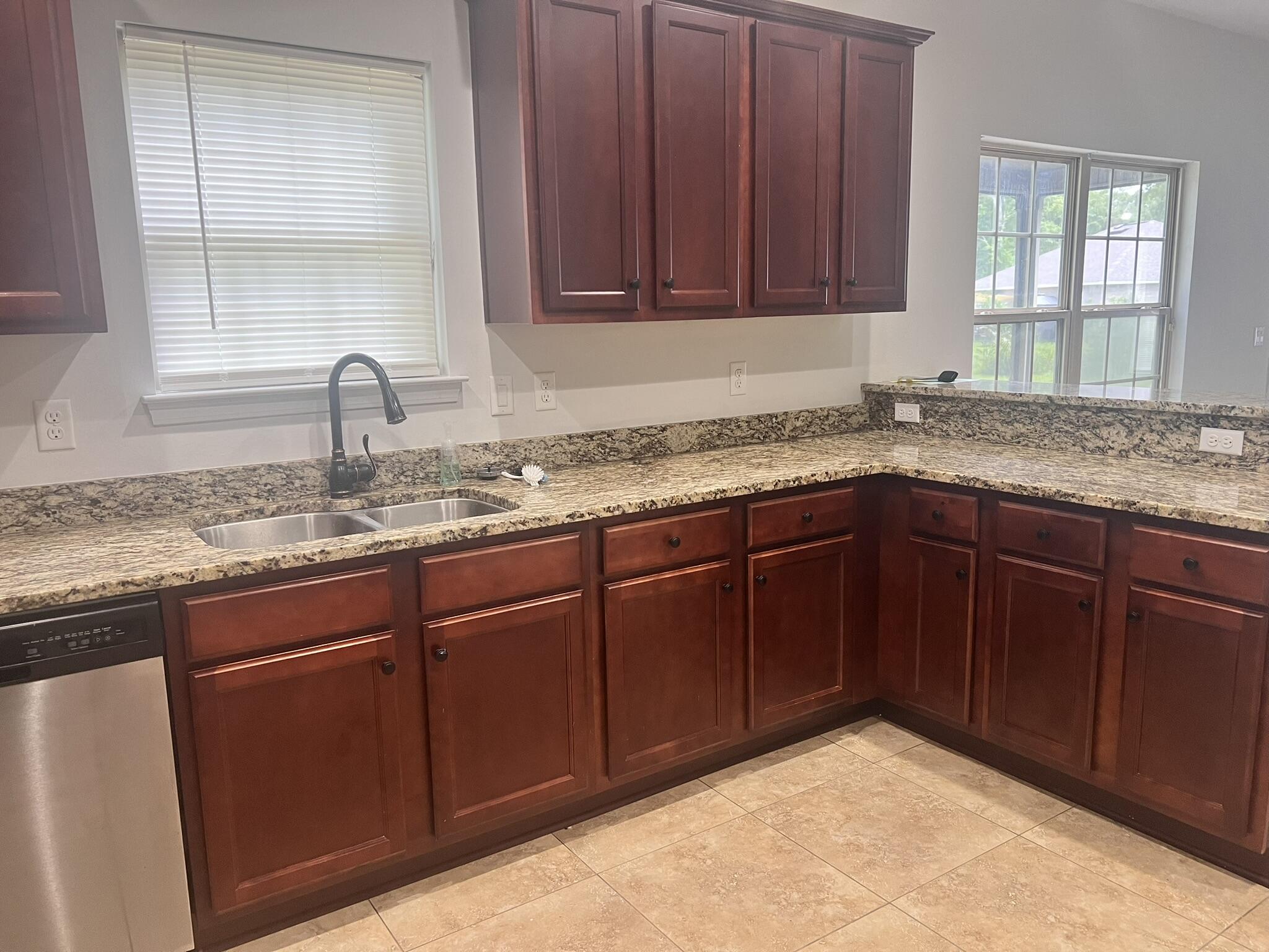 TRAILWOOD ESTATES - Residential Lease