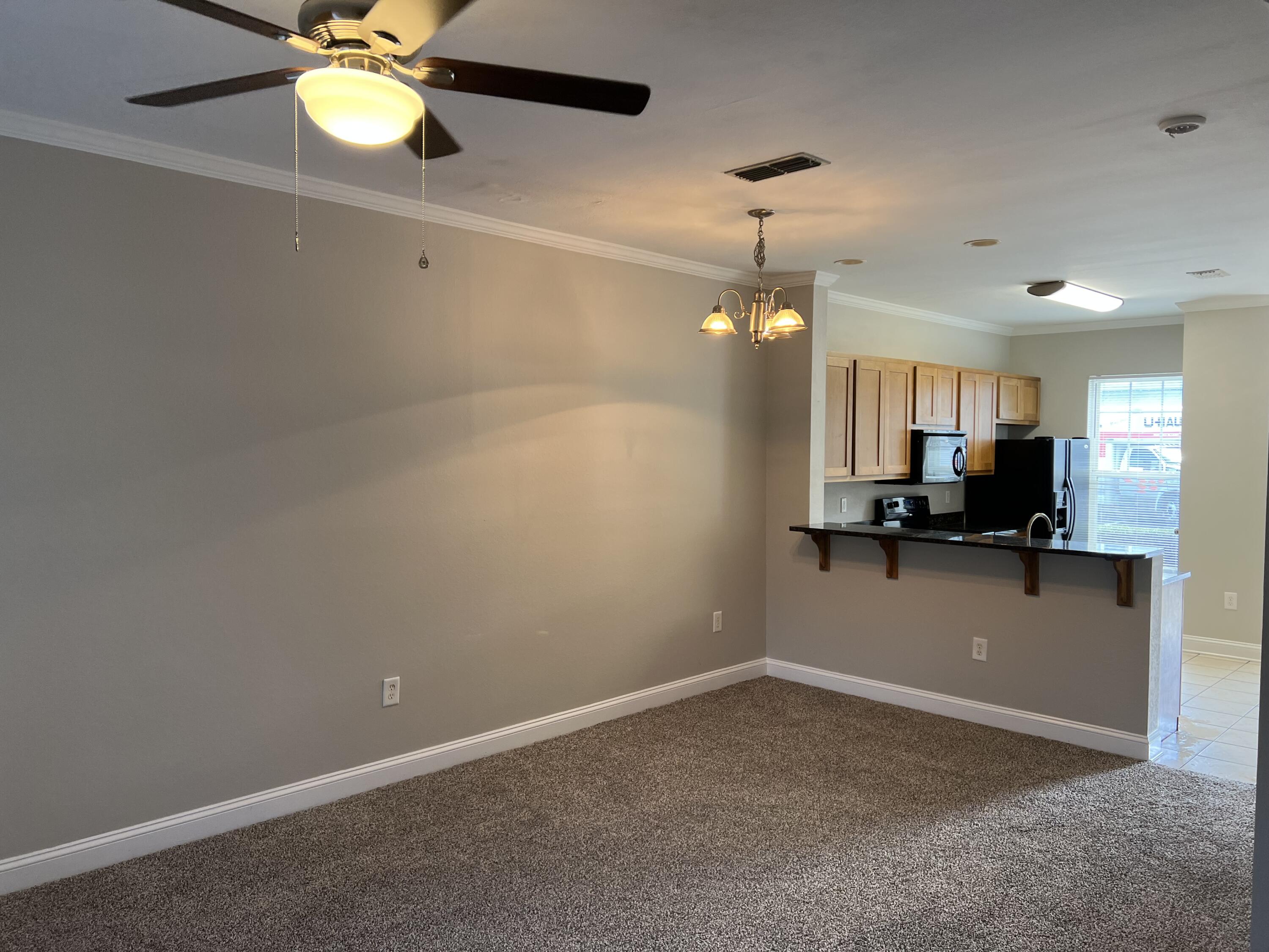 VERANDAS OF FREEPORT, THE - Residential Lease