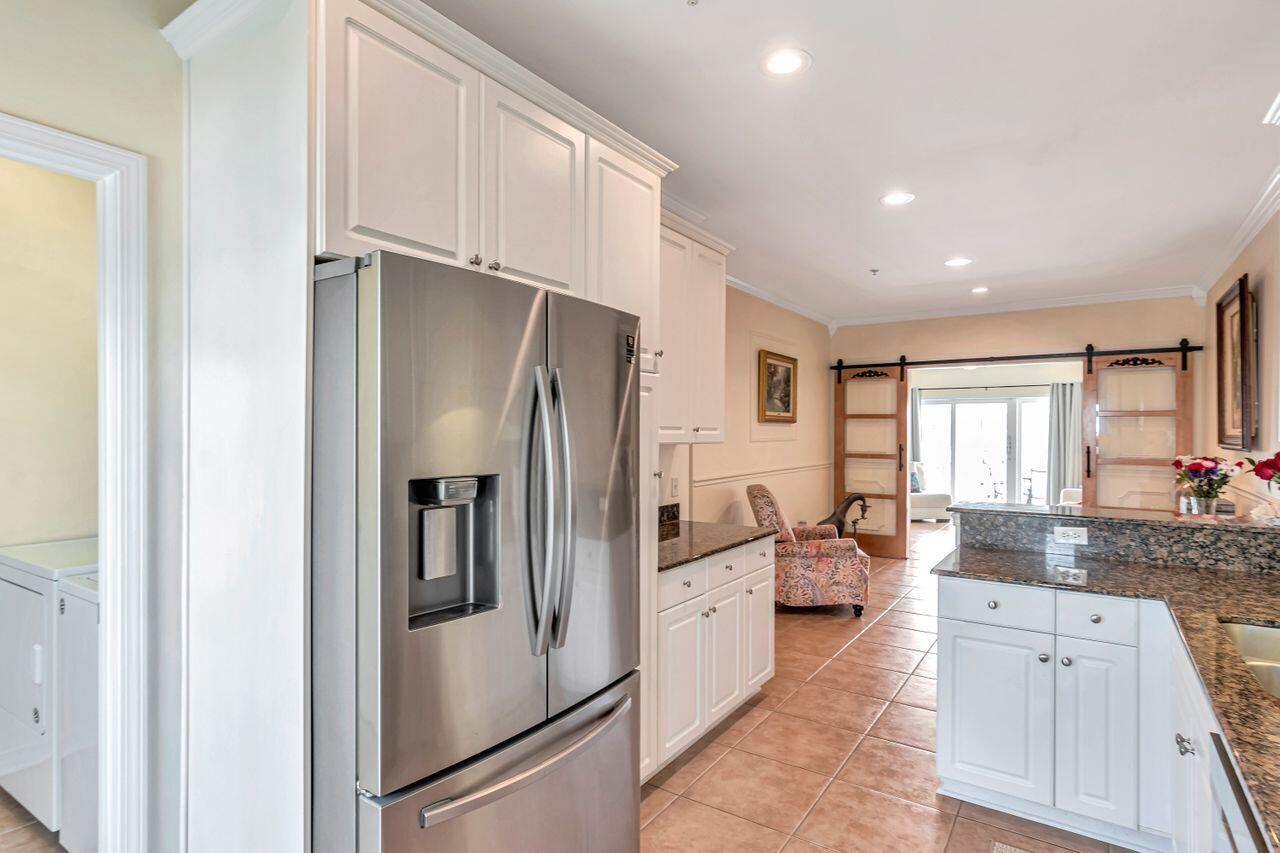 PARADISE POINT T/H - Residential