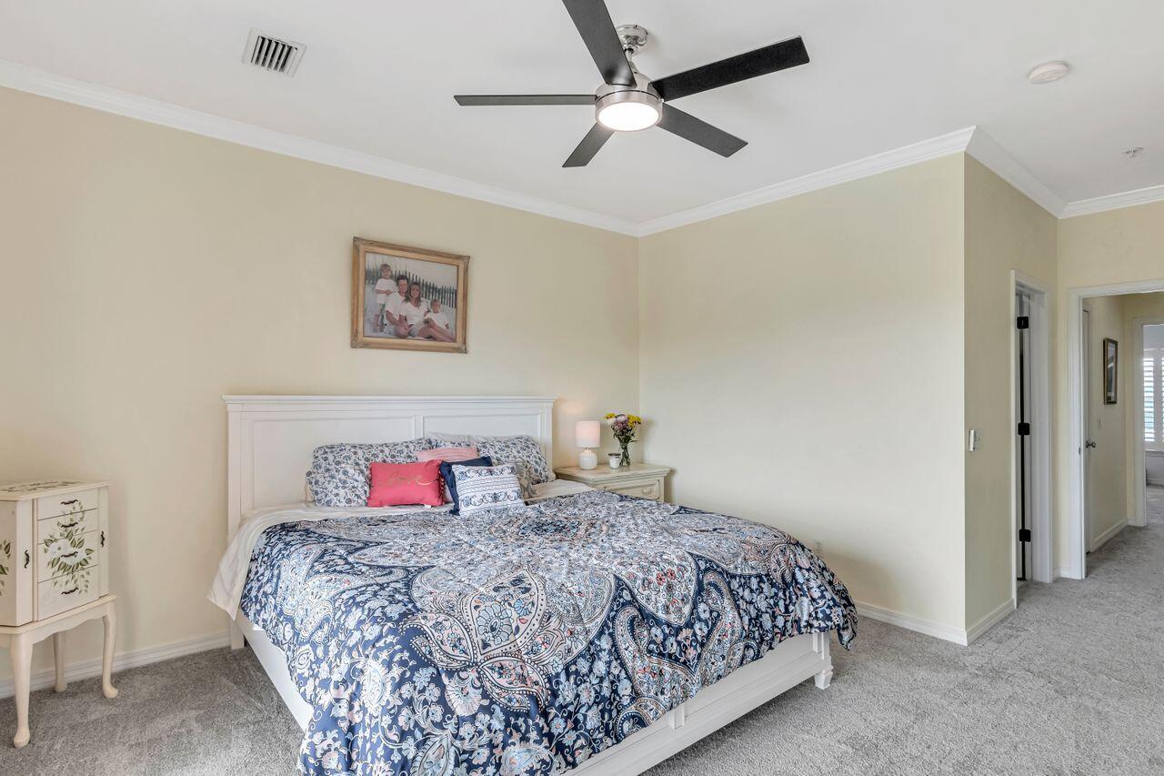 PARADISE POINT T/H - Residential