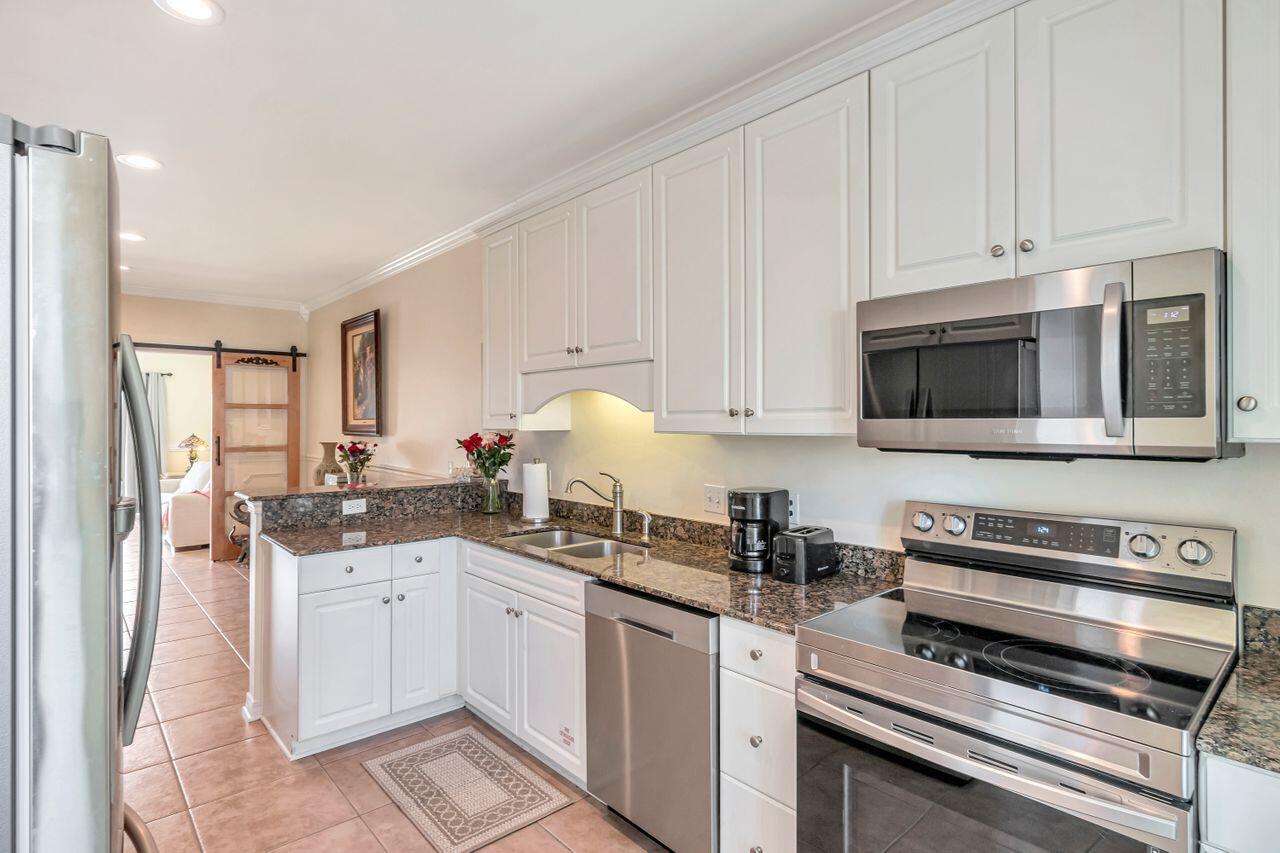 PARADISE POINT T/H - Residential
