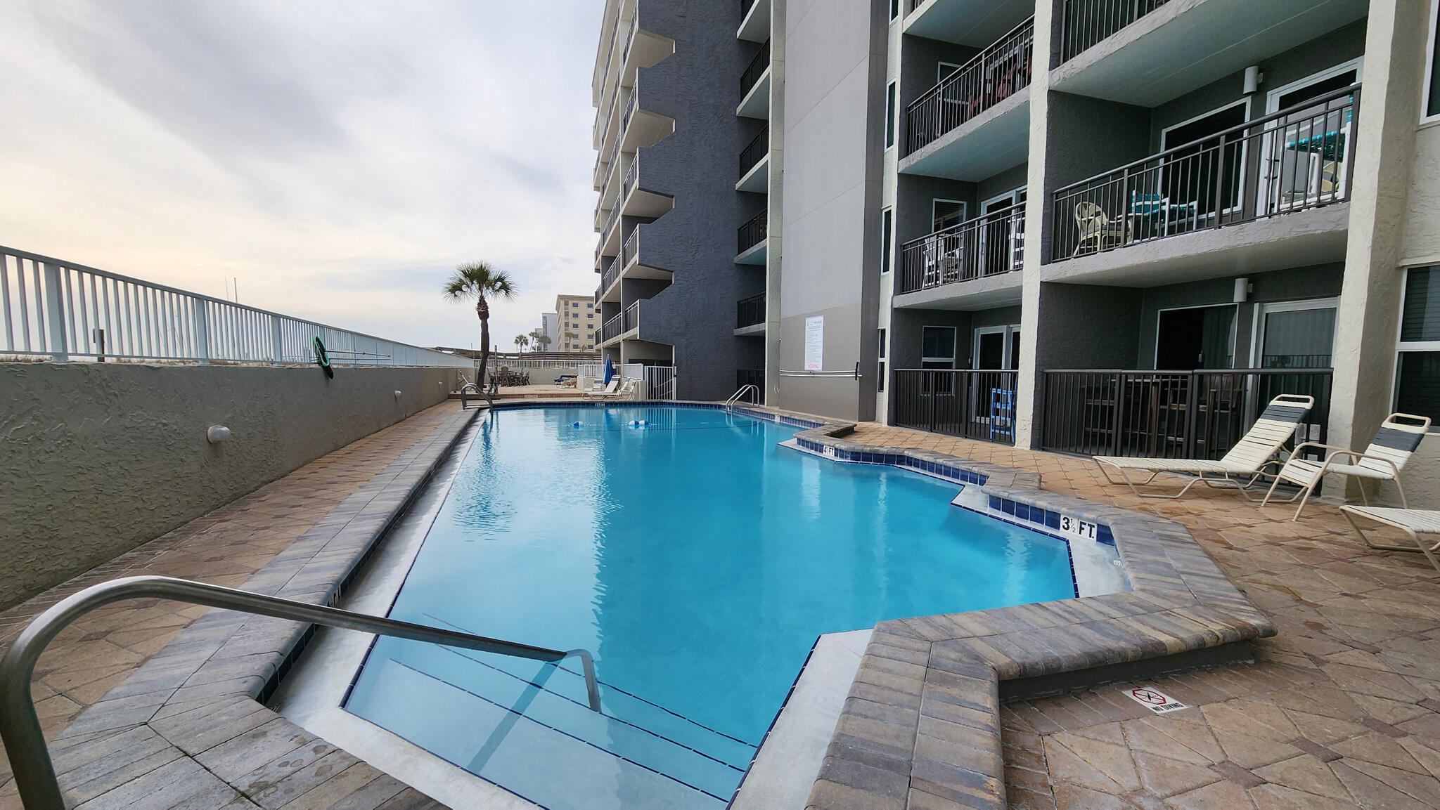ISLAND ECHO CONDO - Residential