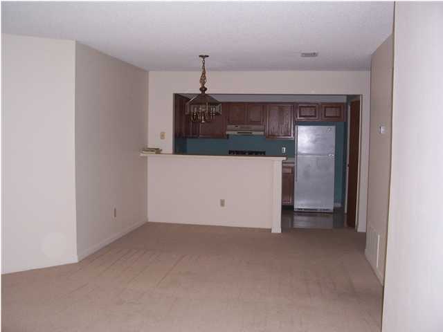 GARDEN OAKS CONDO - Residential Lease