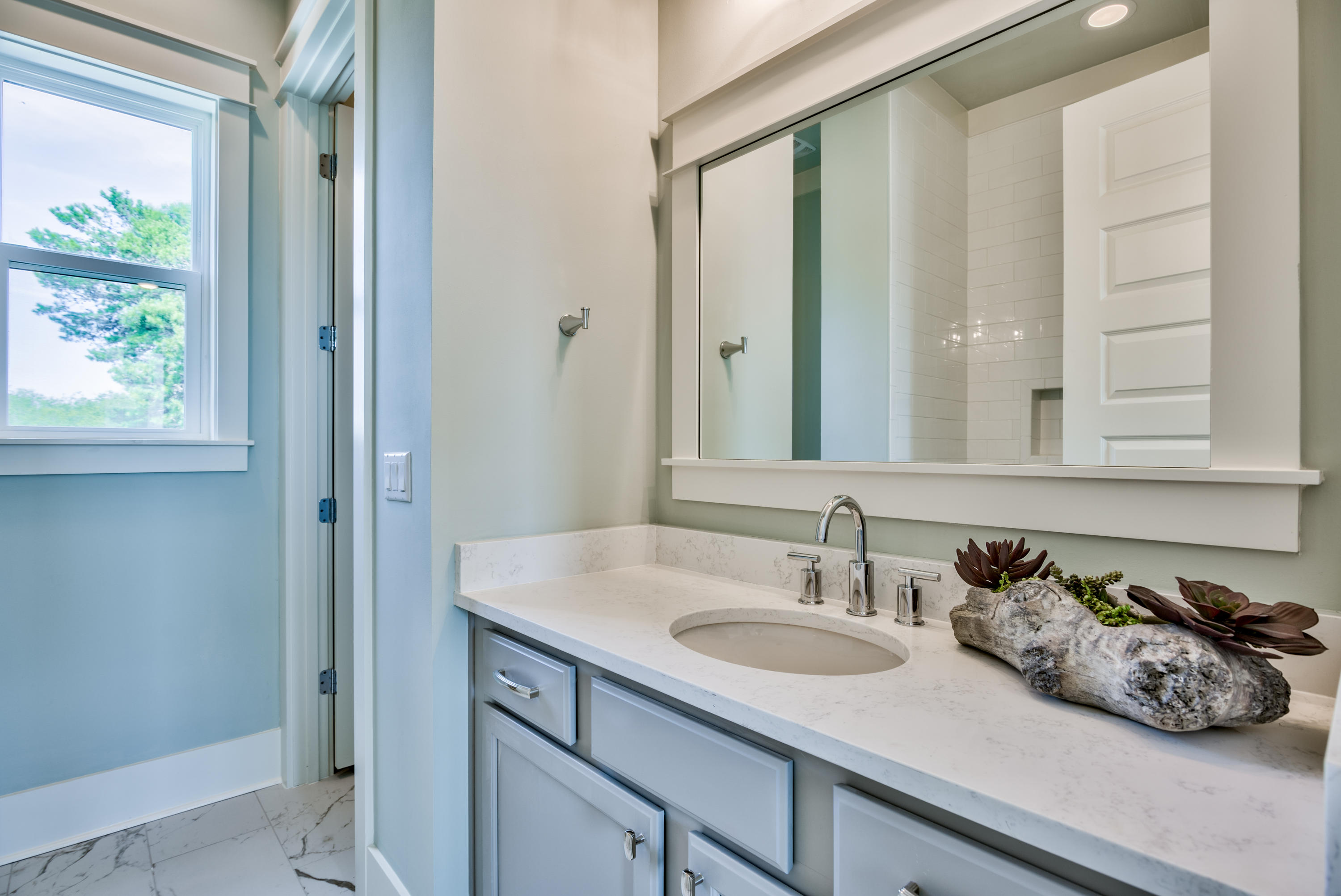 HIDDEN PALMS - Residential