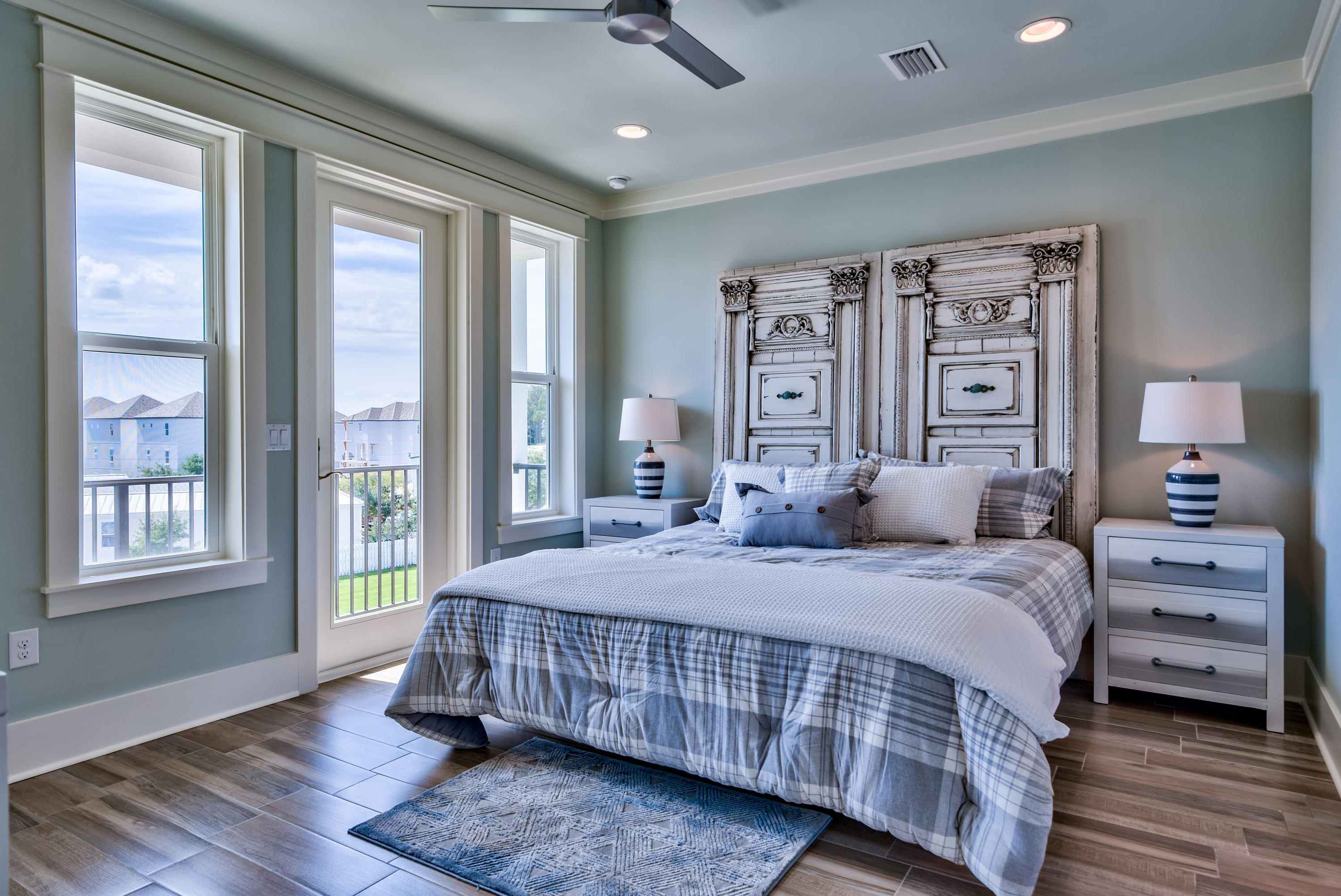 HIDDEN PALMS - Residential