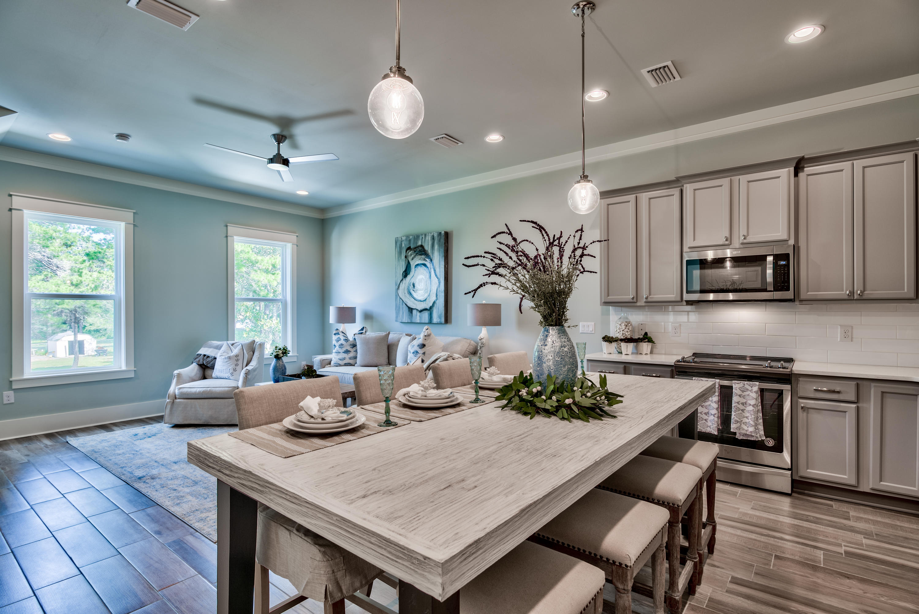 HIDDEN PALMS - Residential