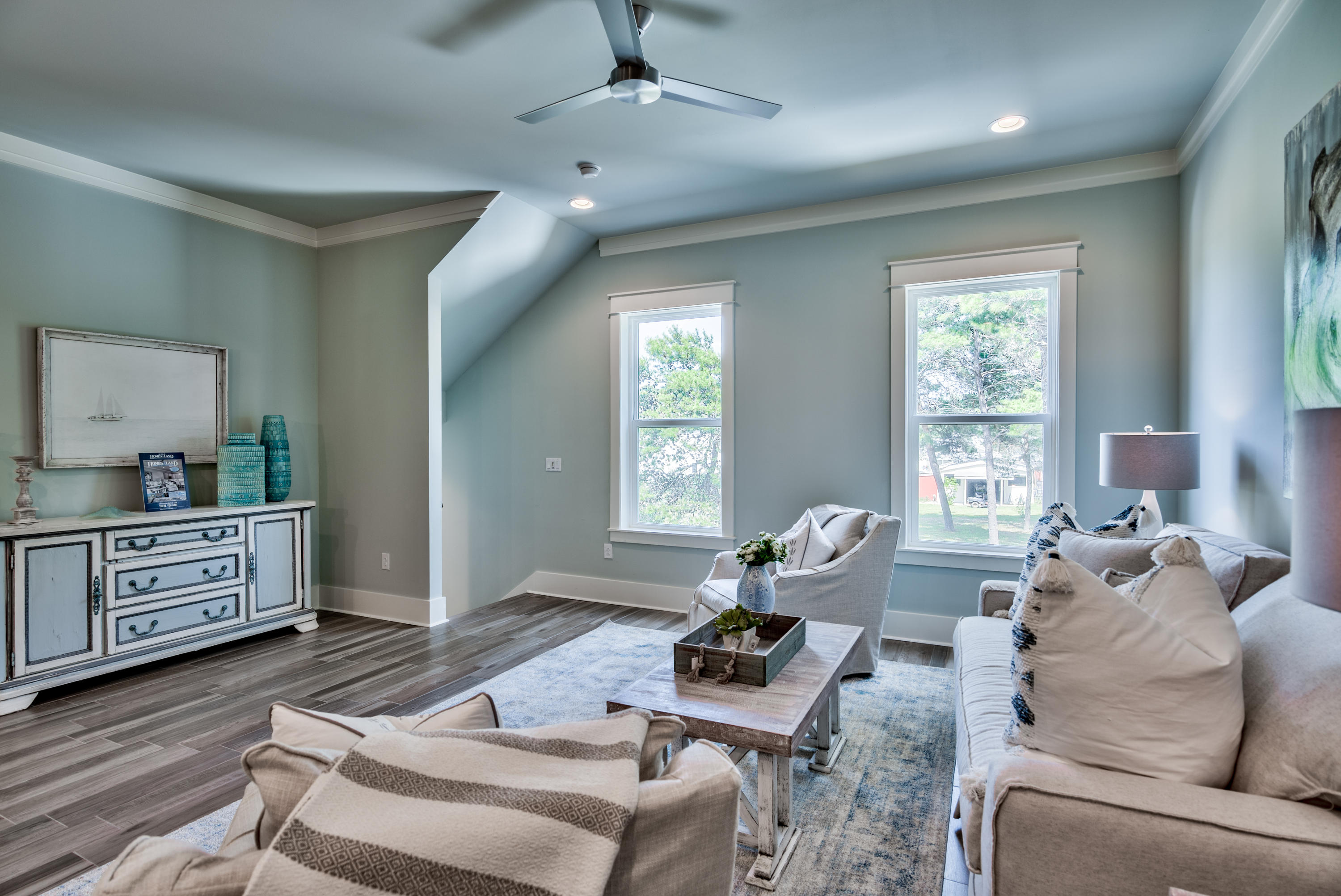 HIDDEN PALMS - Residential