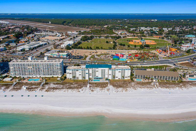 GRAND MARINER PH 1 - Residential