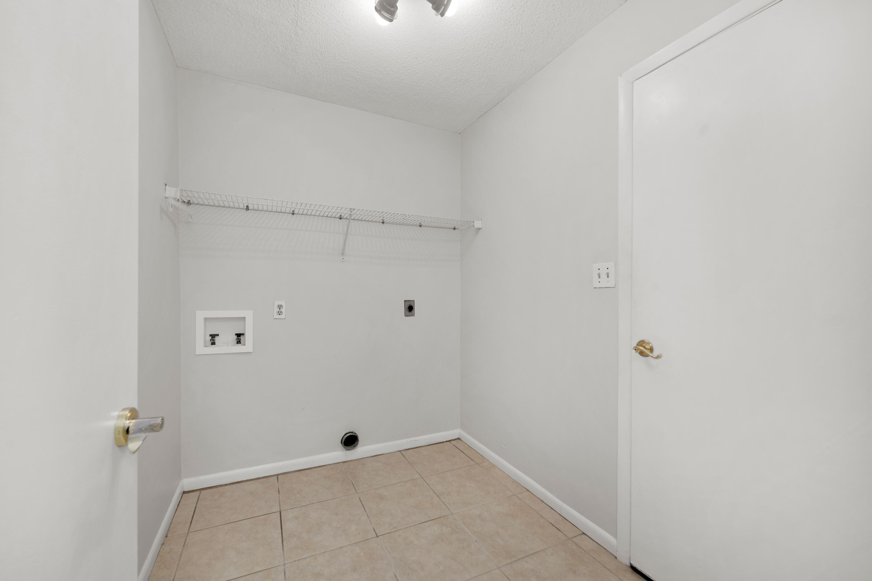 SADDLE CREEK - Residential