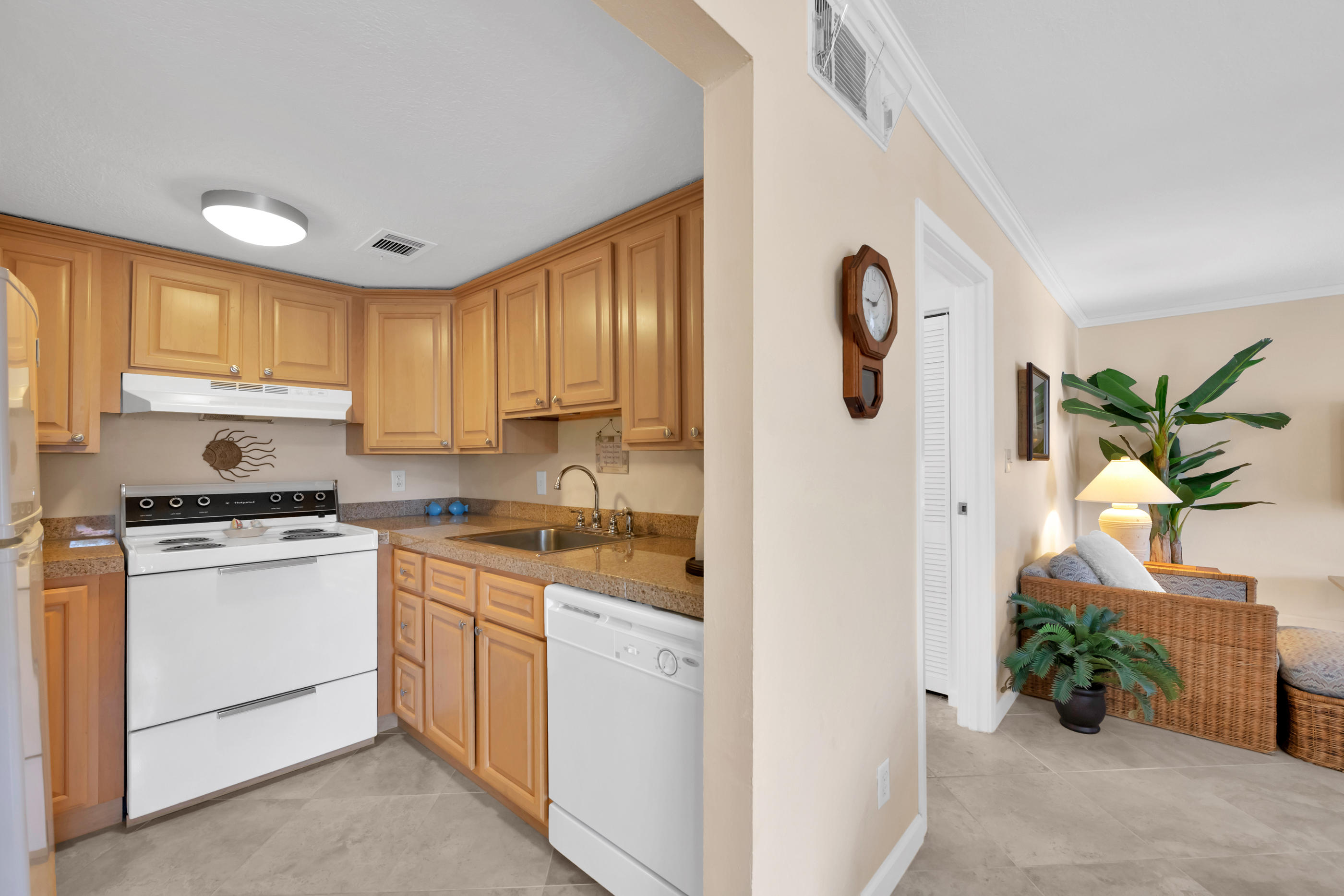 FINISTERRA CONDO - Residential