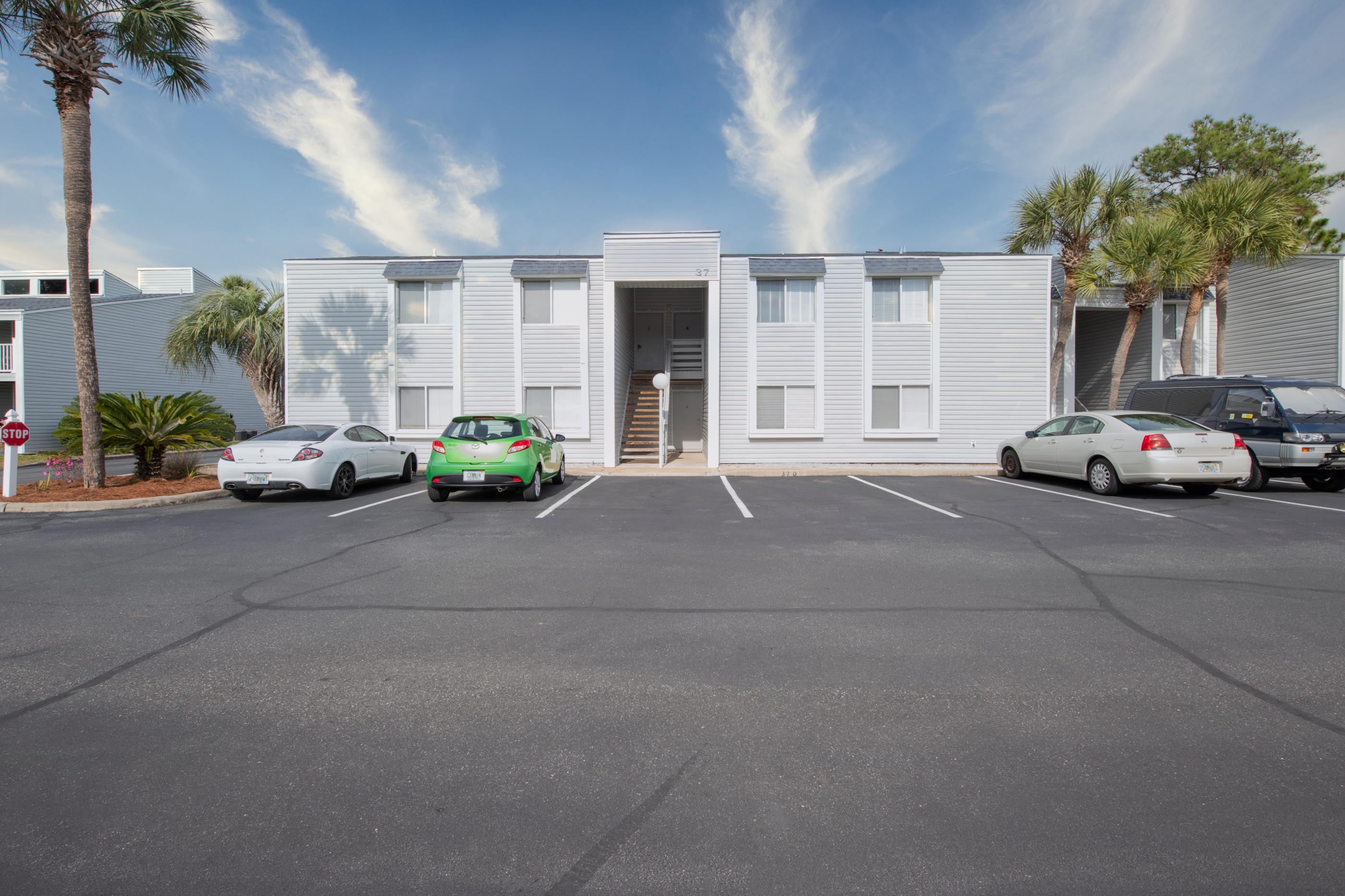 FINISTERRA CONDO - Residential