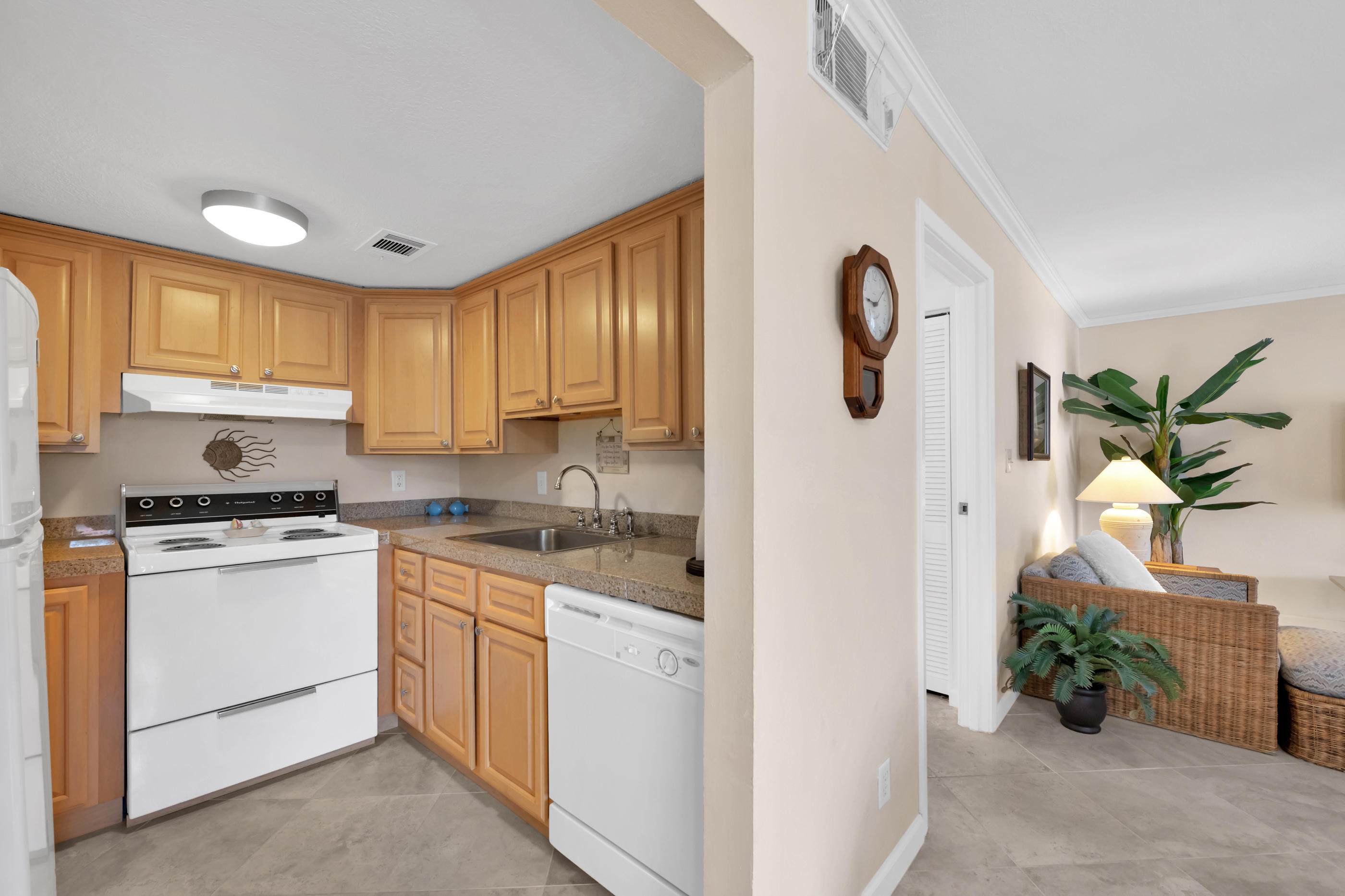 FINISTERRA CONDO - Residential