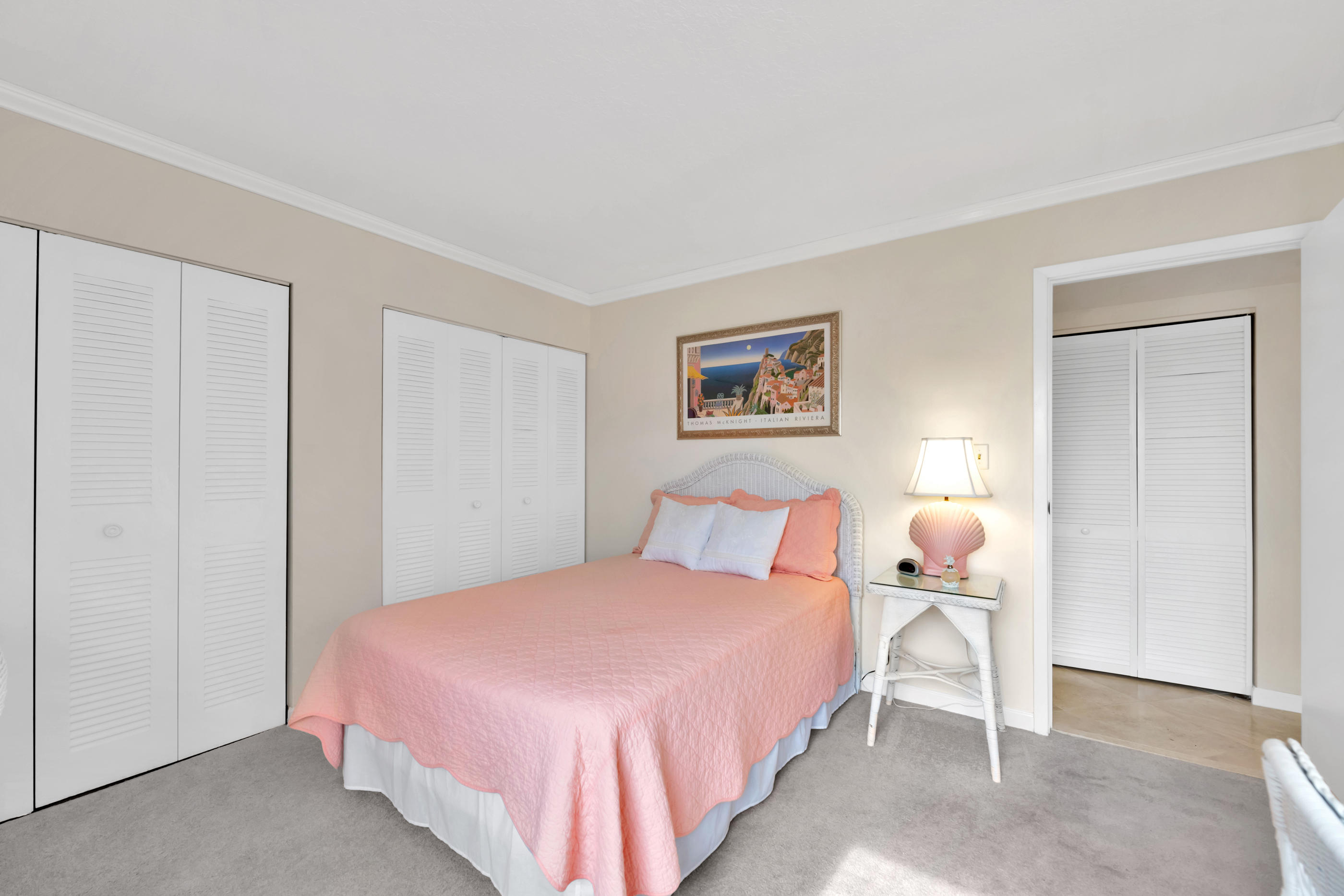 FINISTERRA CONDO - Residential