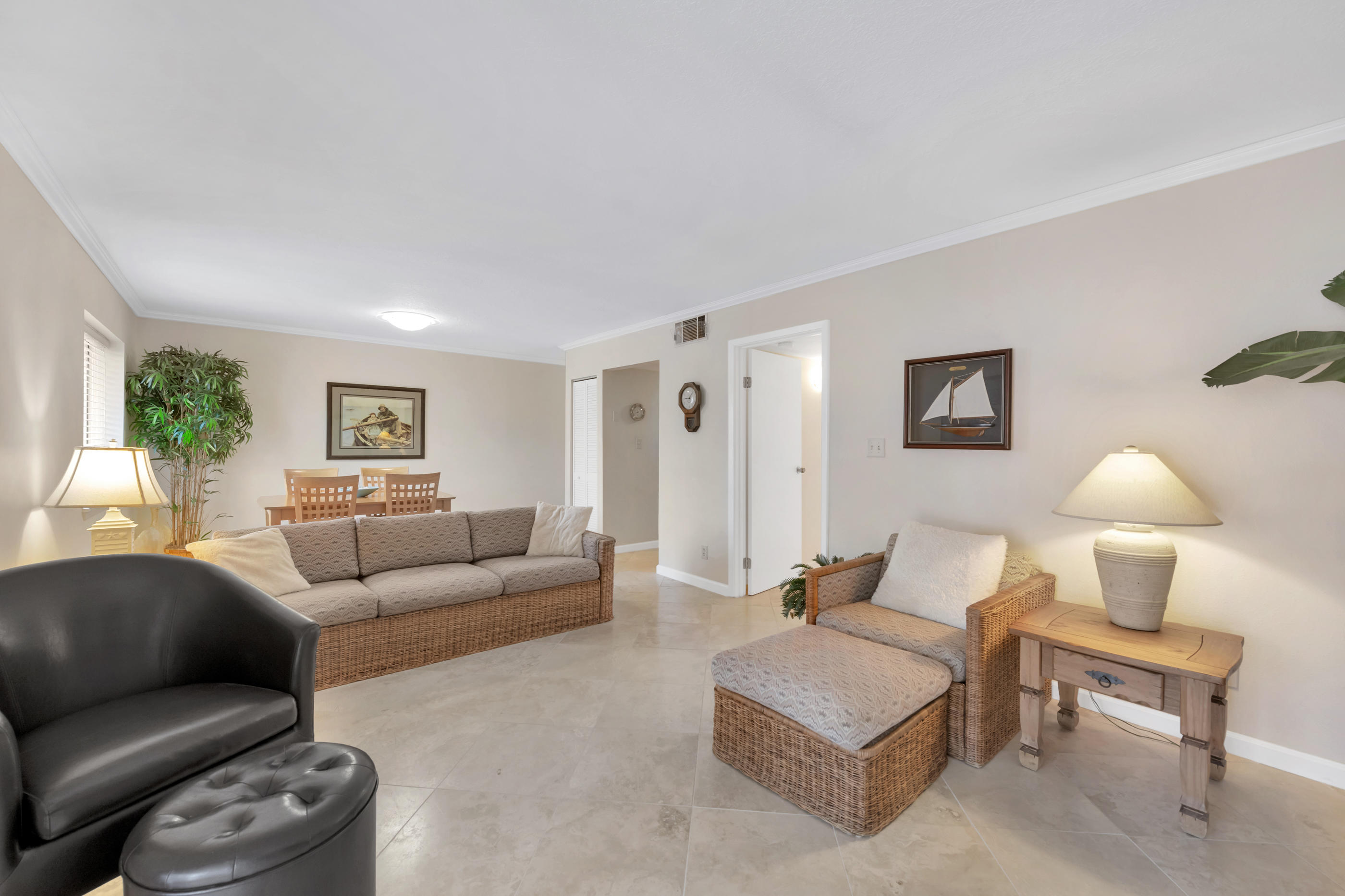 FINISTERRA CONDO - Residential