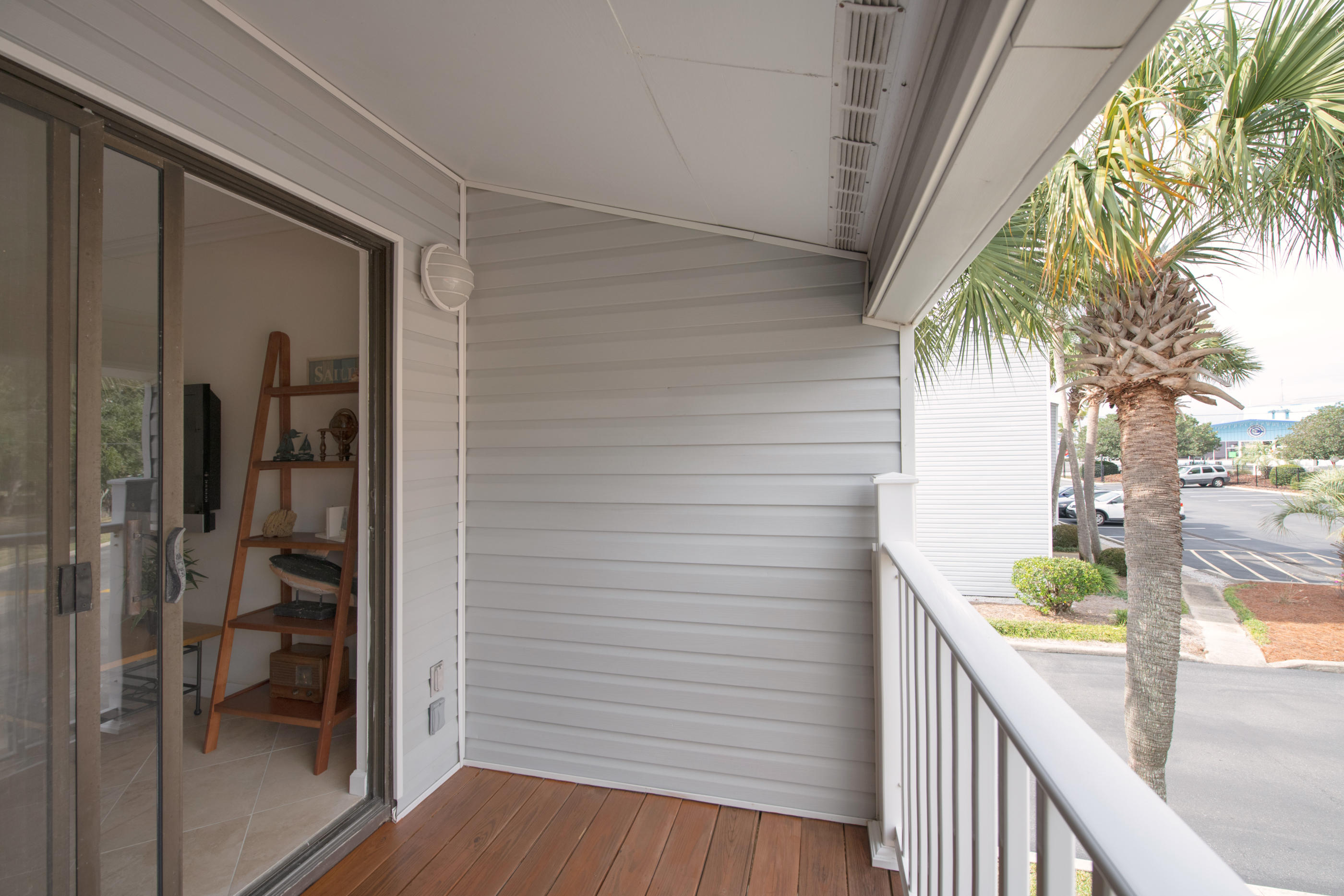 FINISTERRA CONDO - Residential