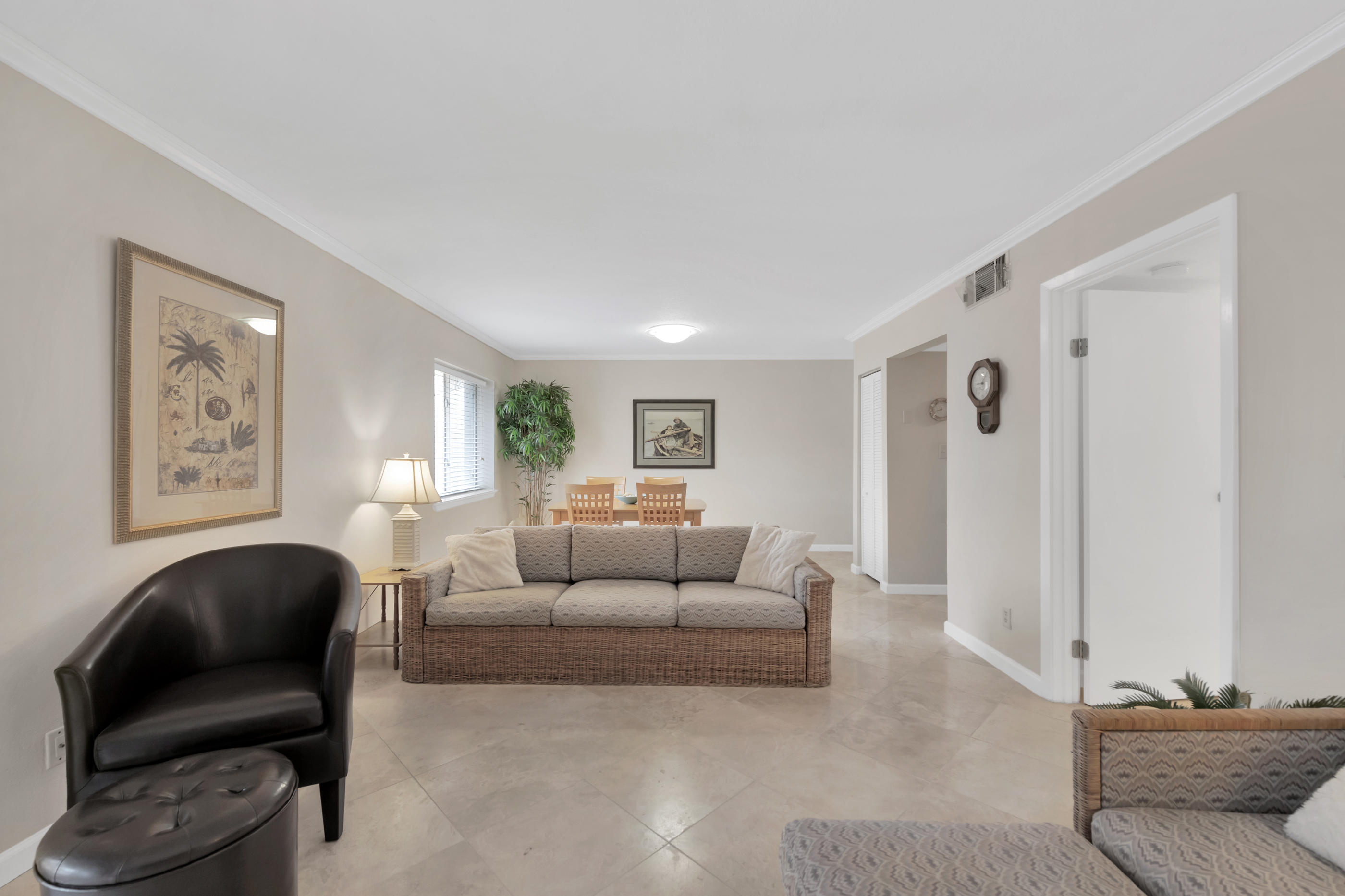 FINISTERRA CONDO - Residential