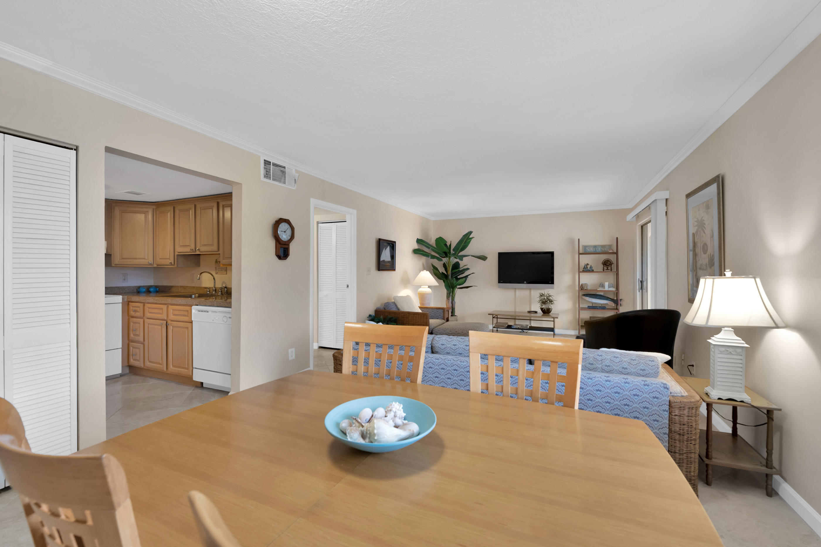 FINISTERRA CONDO - Residential