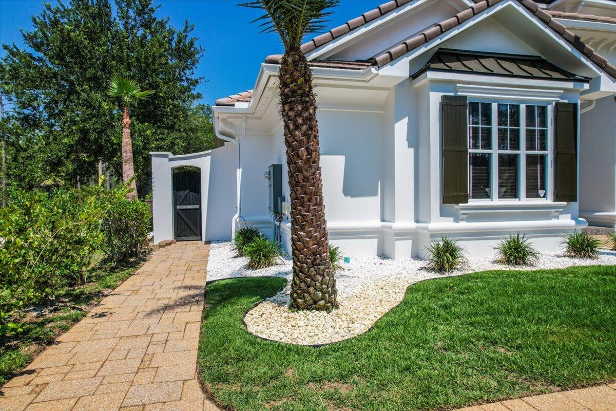 ROYAL PALMS - Residential