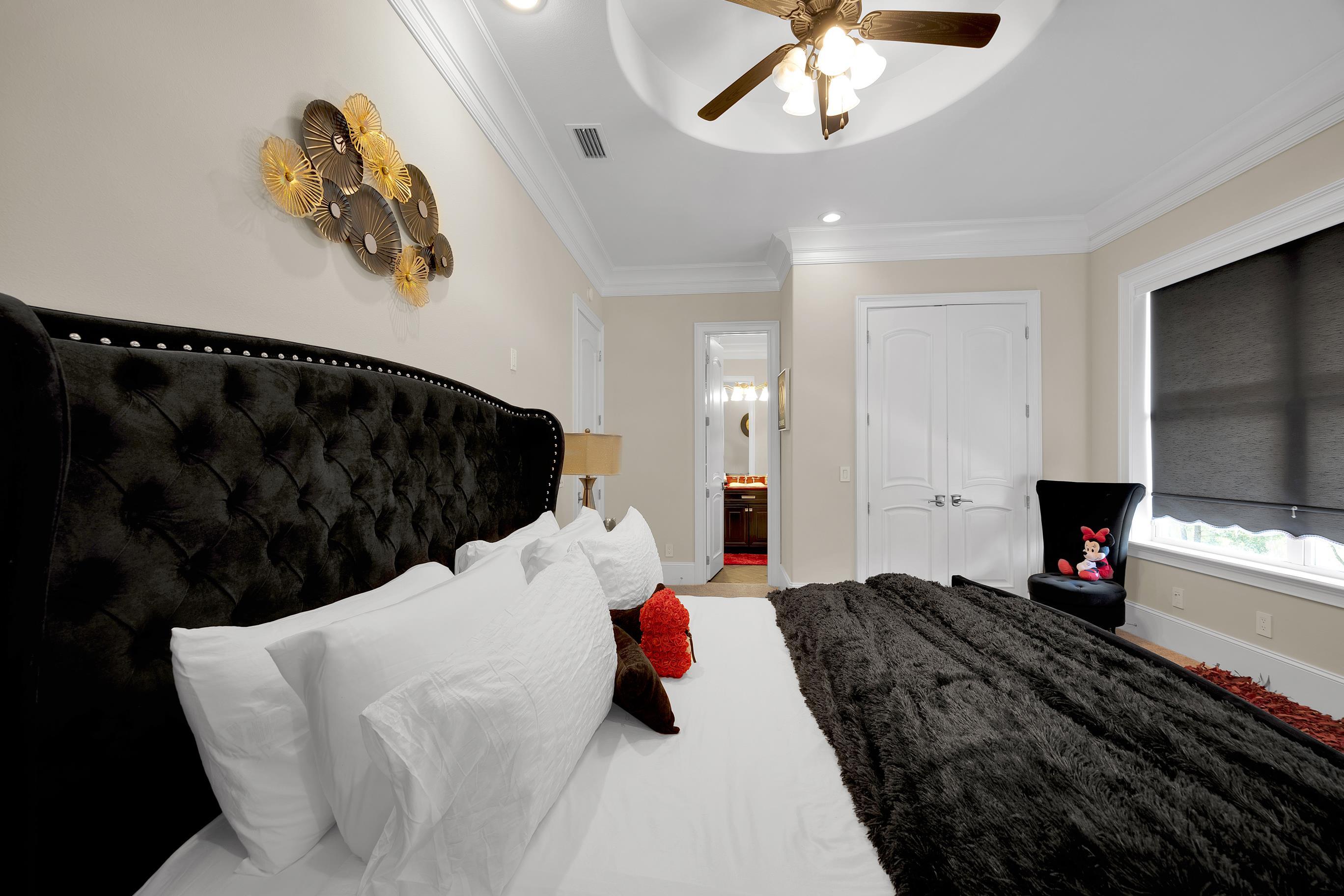 ROYAL PALMS - Residential