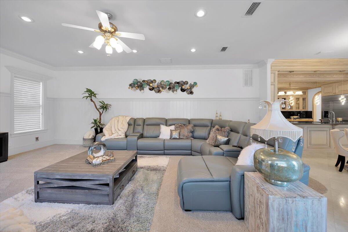 ROYAL PALMS - Residential